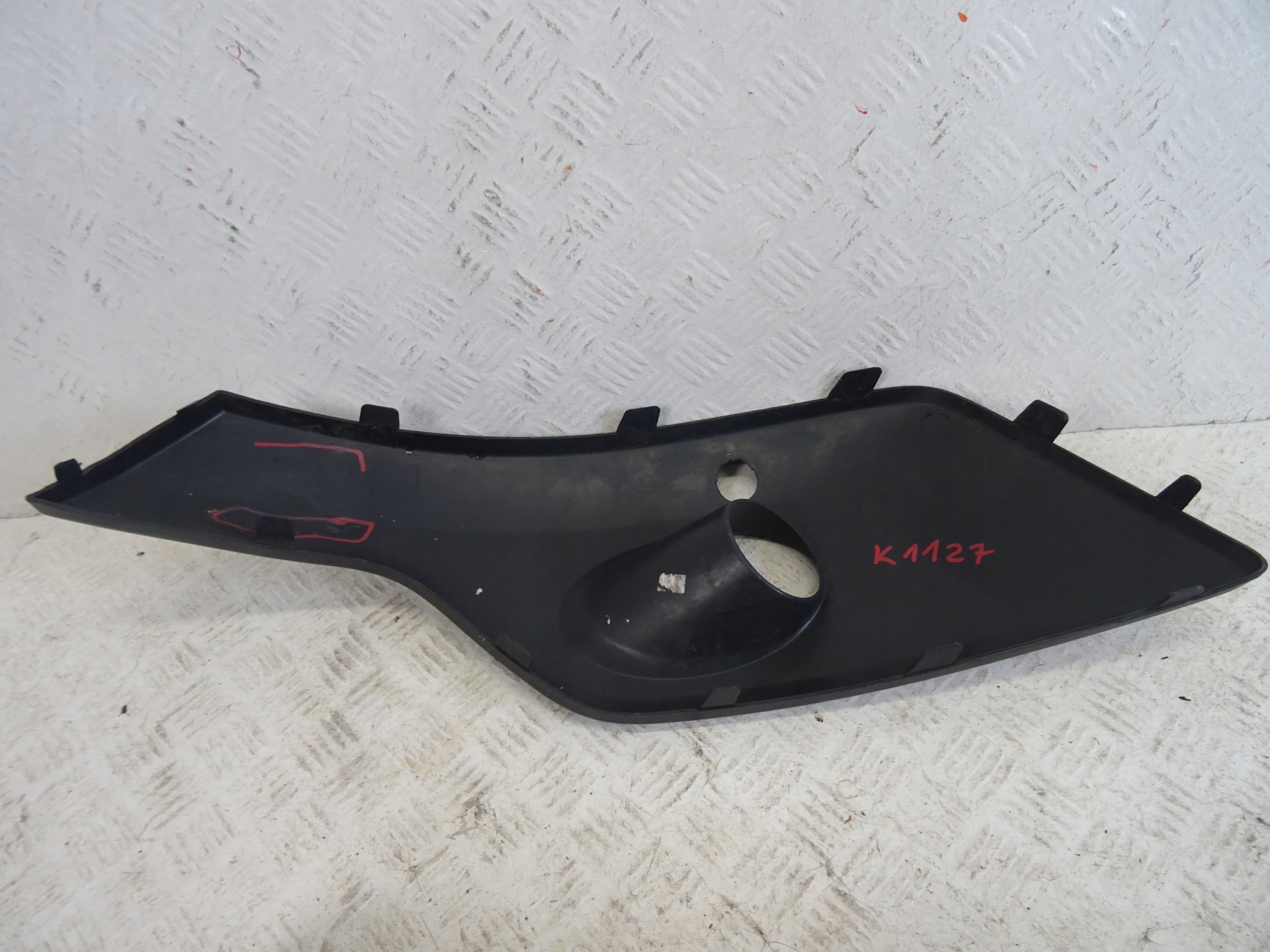 grid of a bumper front front left FORD TRANSIT CUSTOM BK21-R19953-B