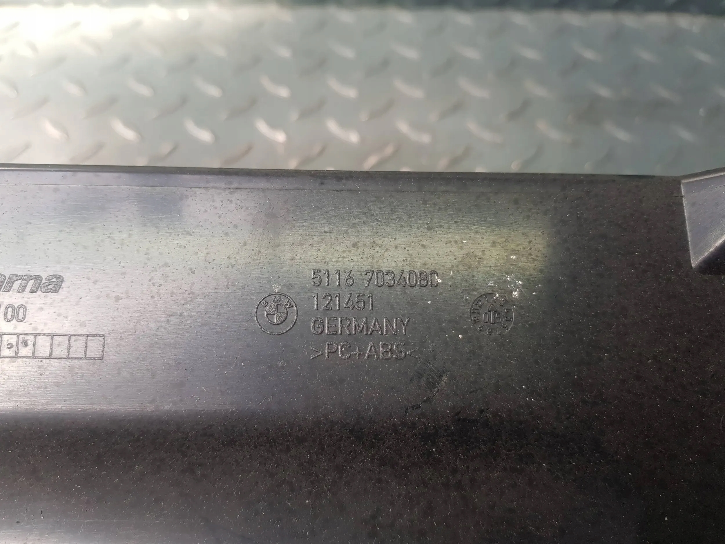 бардачок правый пассажира 7 034 080 BMW 5 E60 E61 перед рестайлинг европа