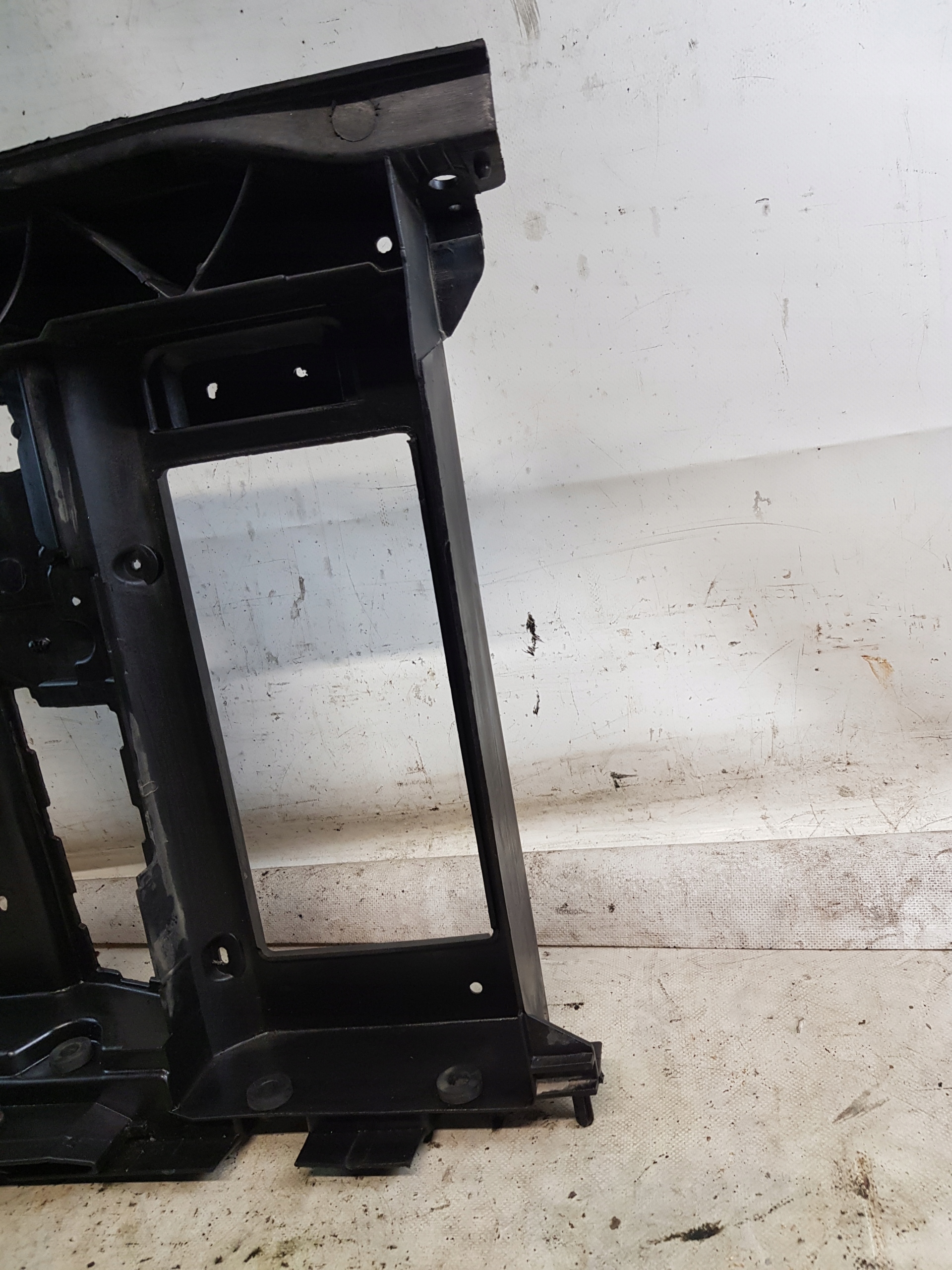 CITROEN C4 and support panel for radiators pillar + bonnet latch lock