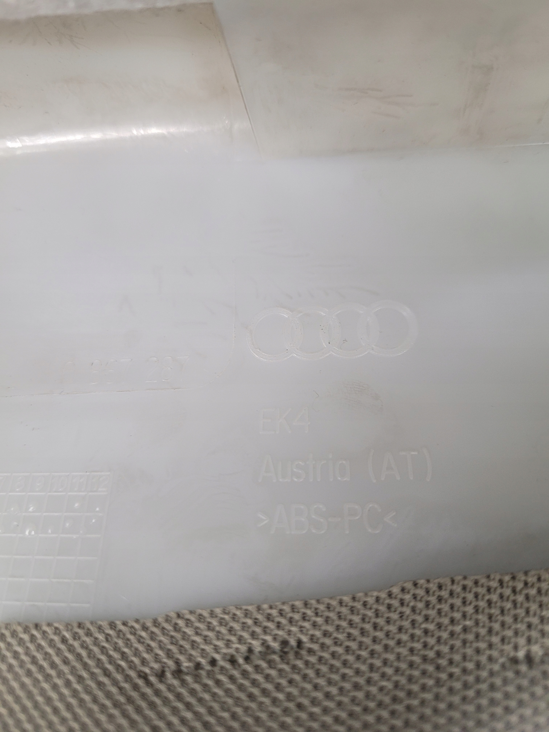 cover SLUPKA C left AUDI Q7 4L0867287