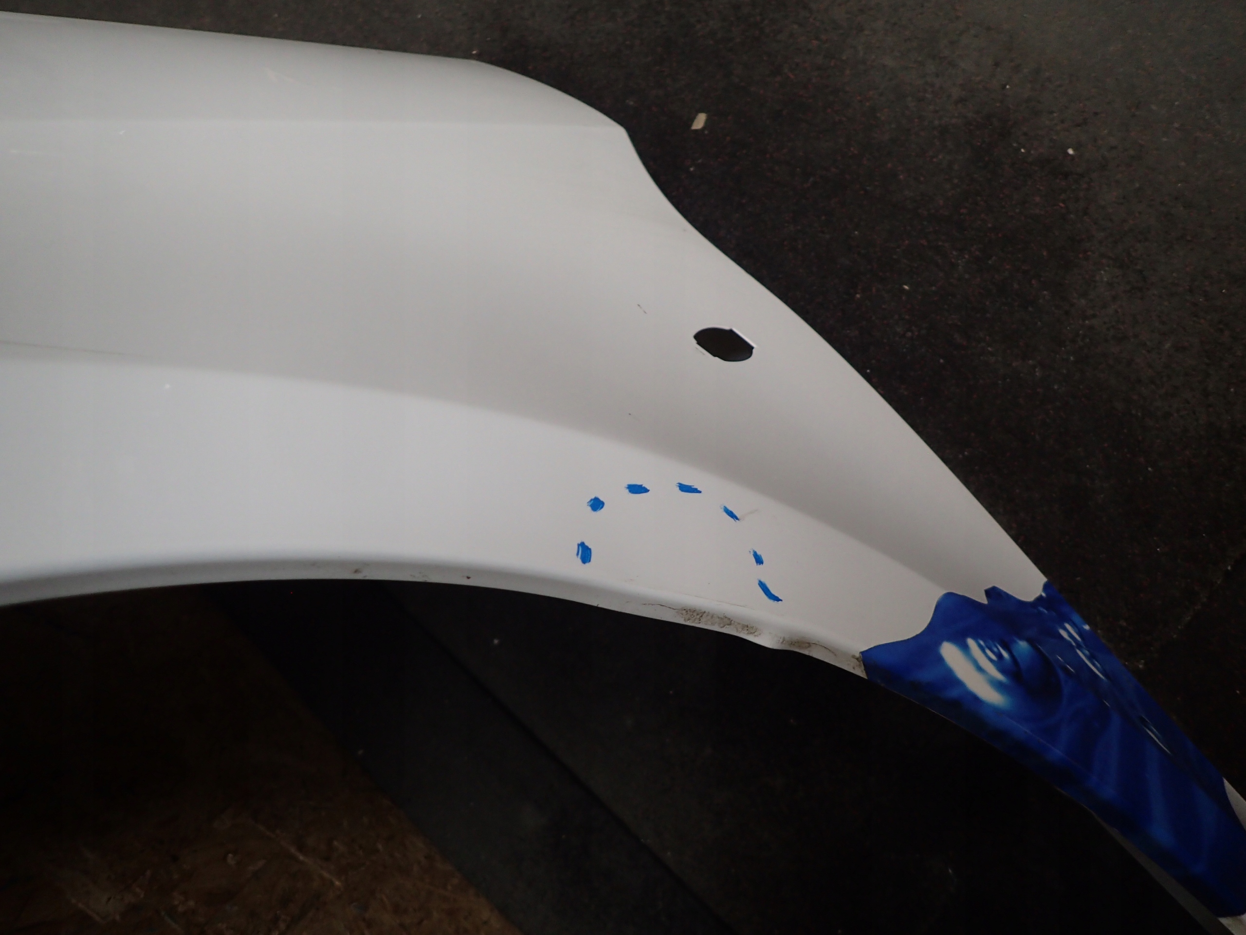FENDER FRONT LEFT MERCEDES VITO W447