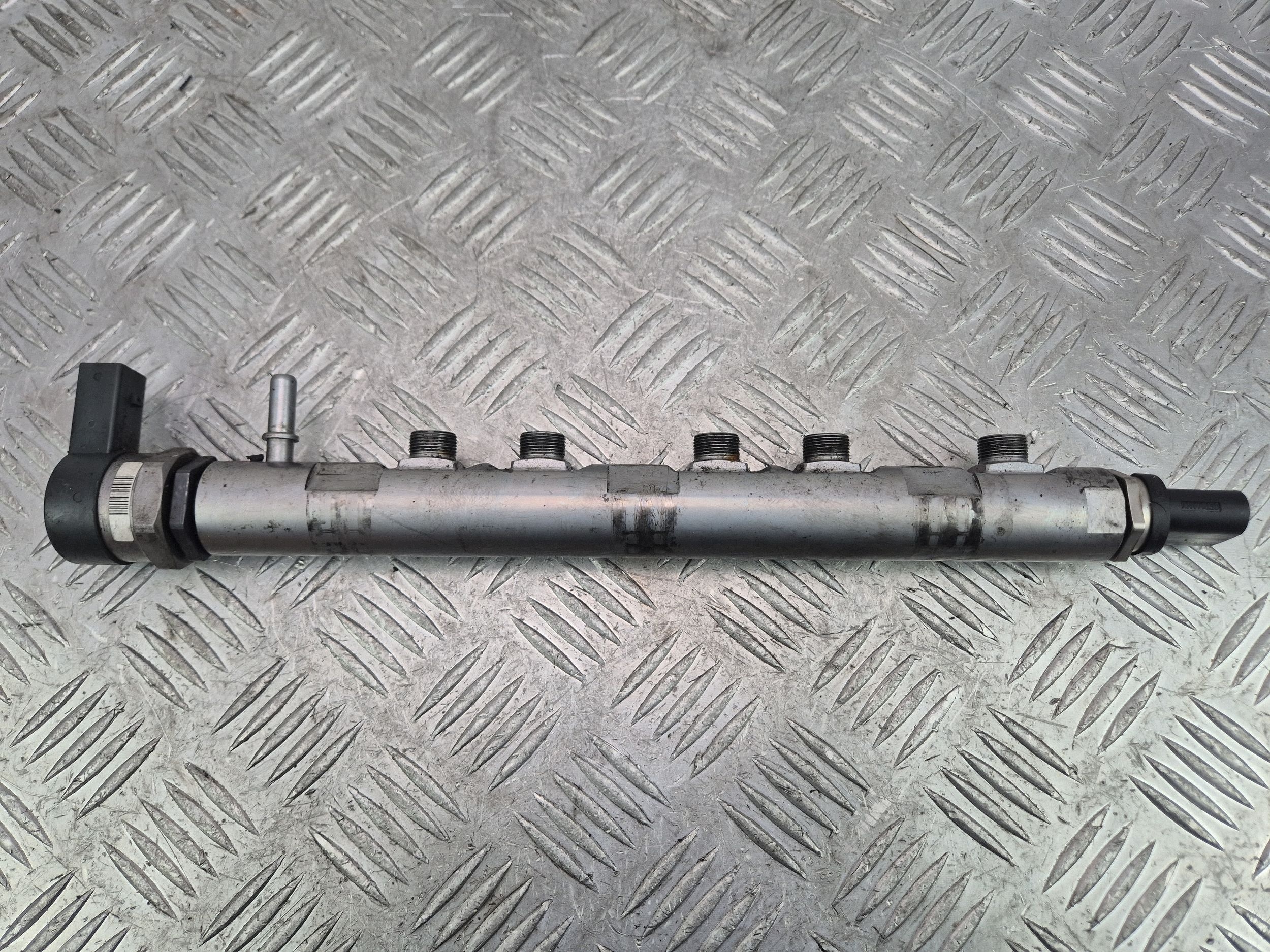 BMW 3 E90 E91 320d canalisation carburant 7801656 N47D20A
