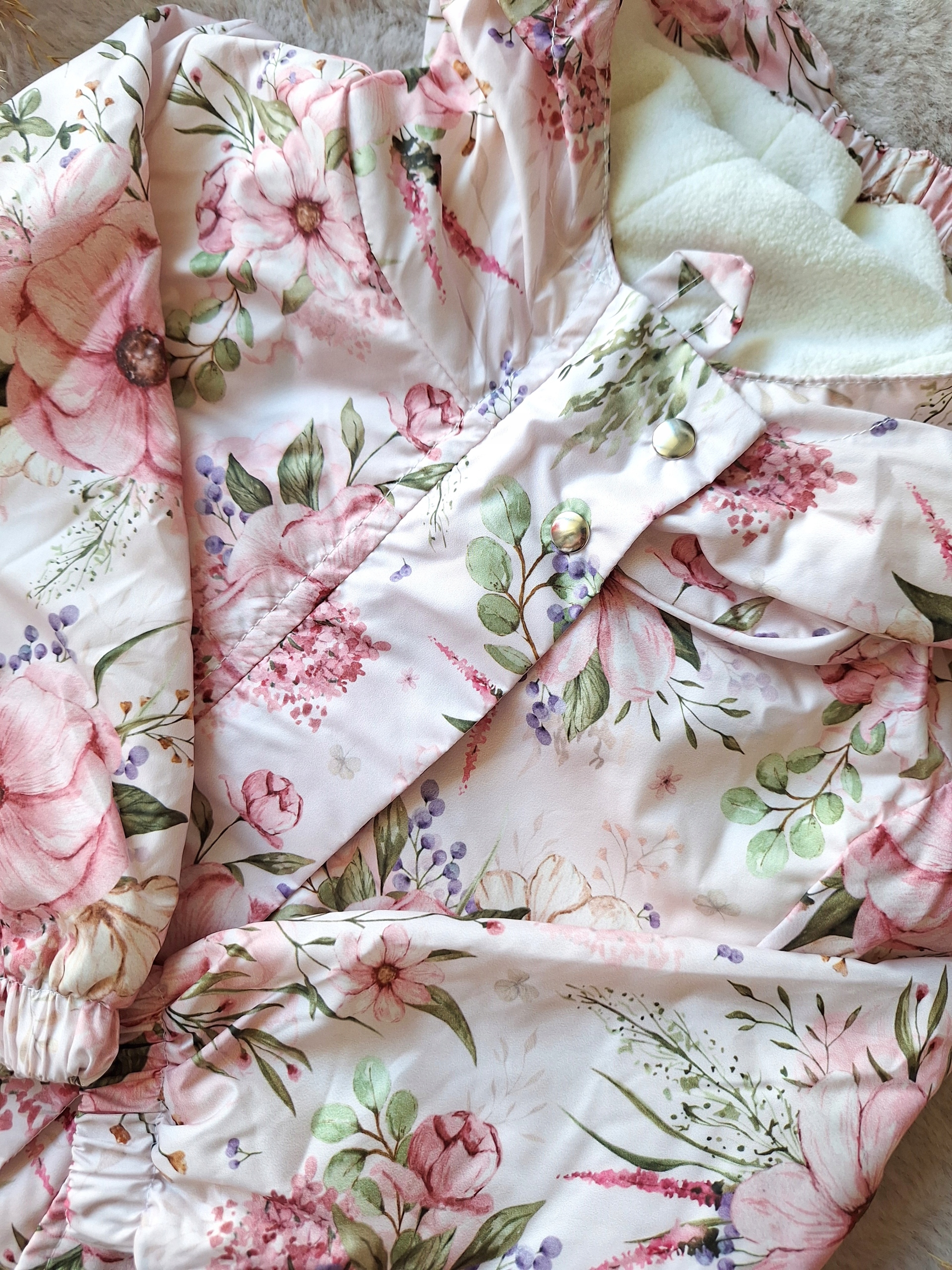 Haydi kurtka dla dziewczynki wiosenna cienka jasny róż w kwiaty polar: 110 Rozmiar 110