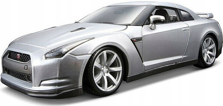 Nissan Gt-r R-35 stříbrná 1:18 model BBurago 12079