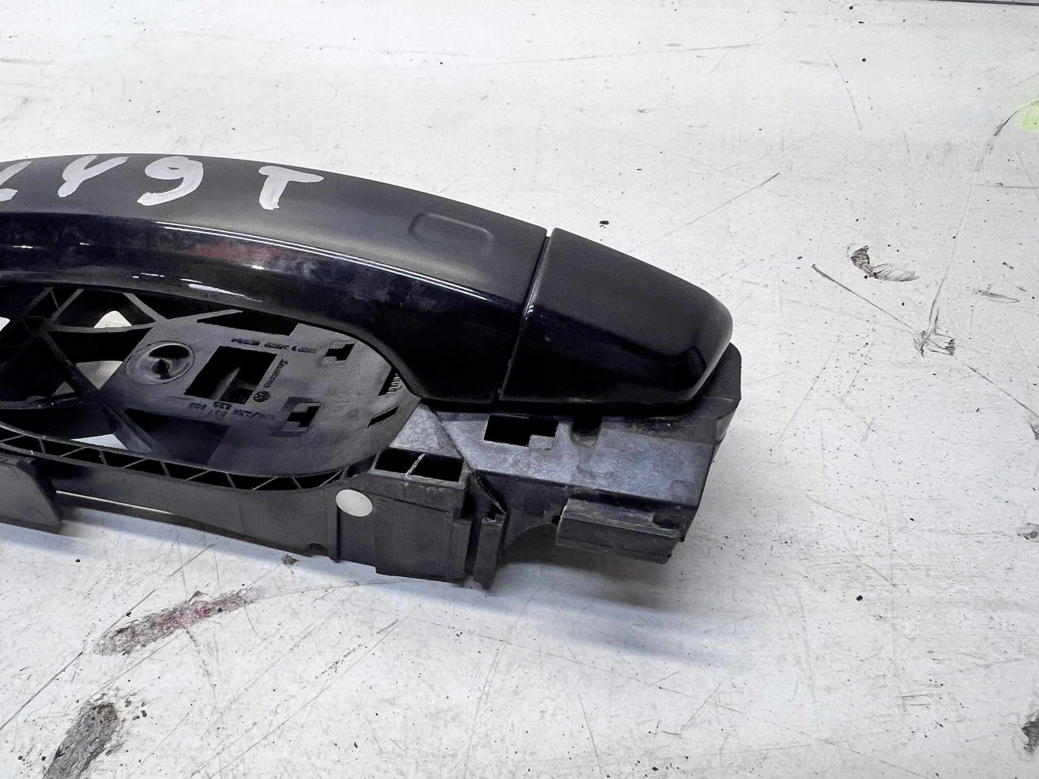 handle exterior door left AUDI A3 8V 8V0839885 LY9T