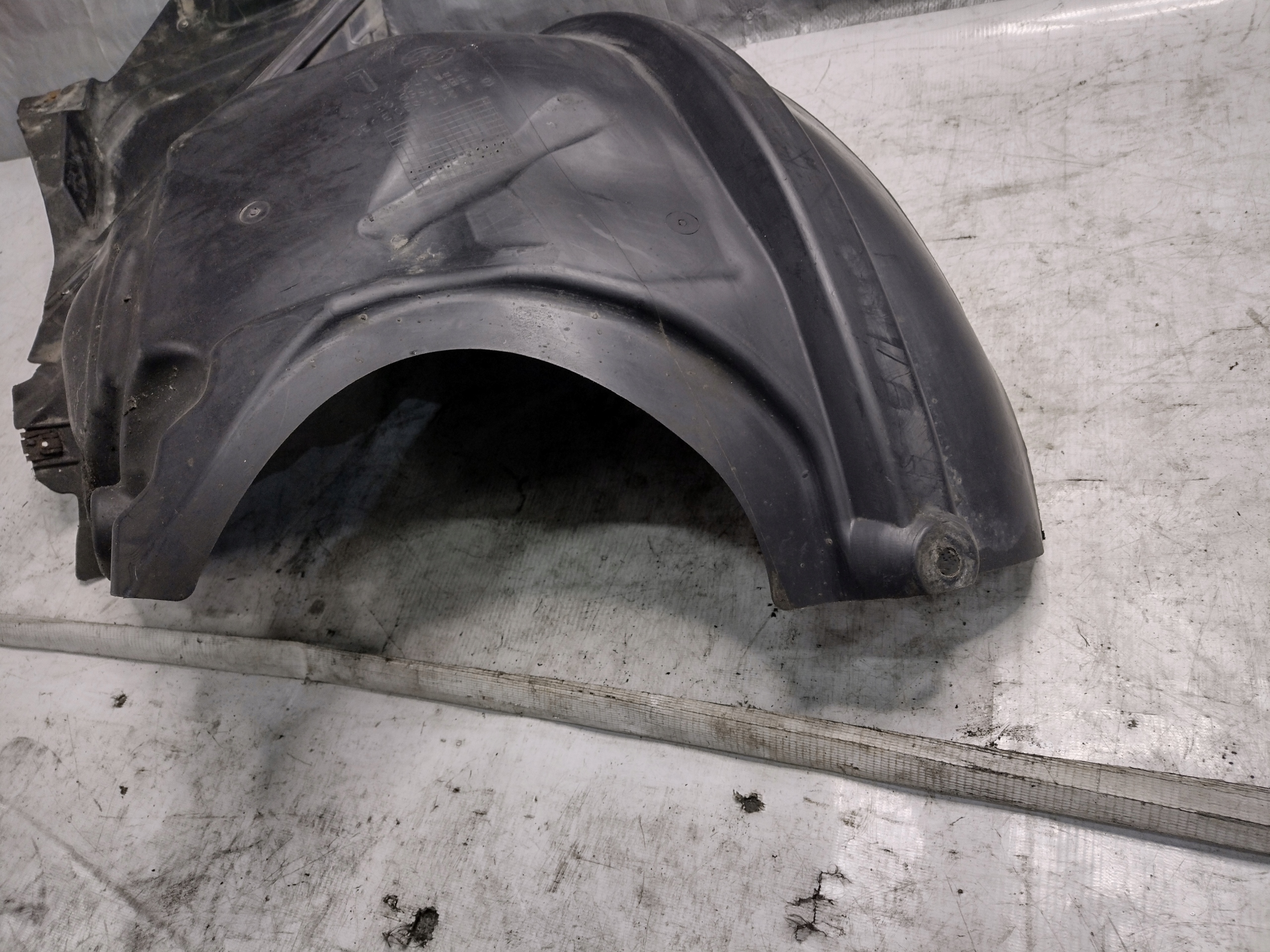 mudguard left front part rear Mercedes W212 A2126903030
