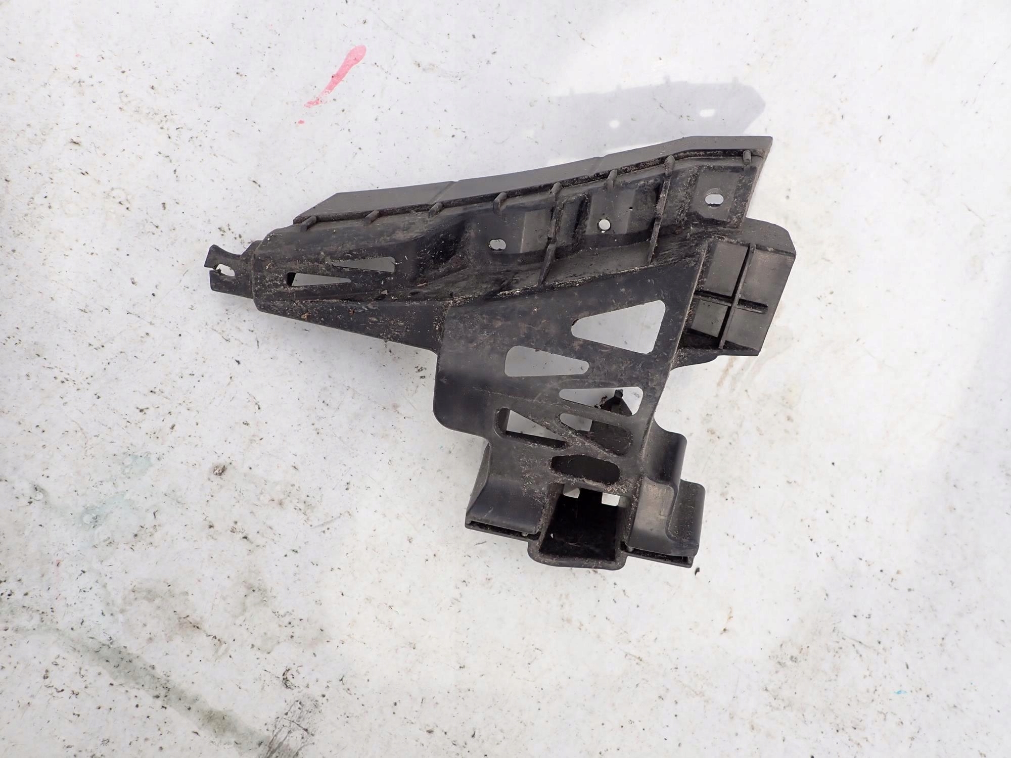 MAZDA 3 and SPORT 03-09 holder support left front front