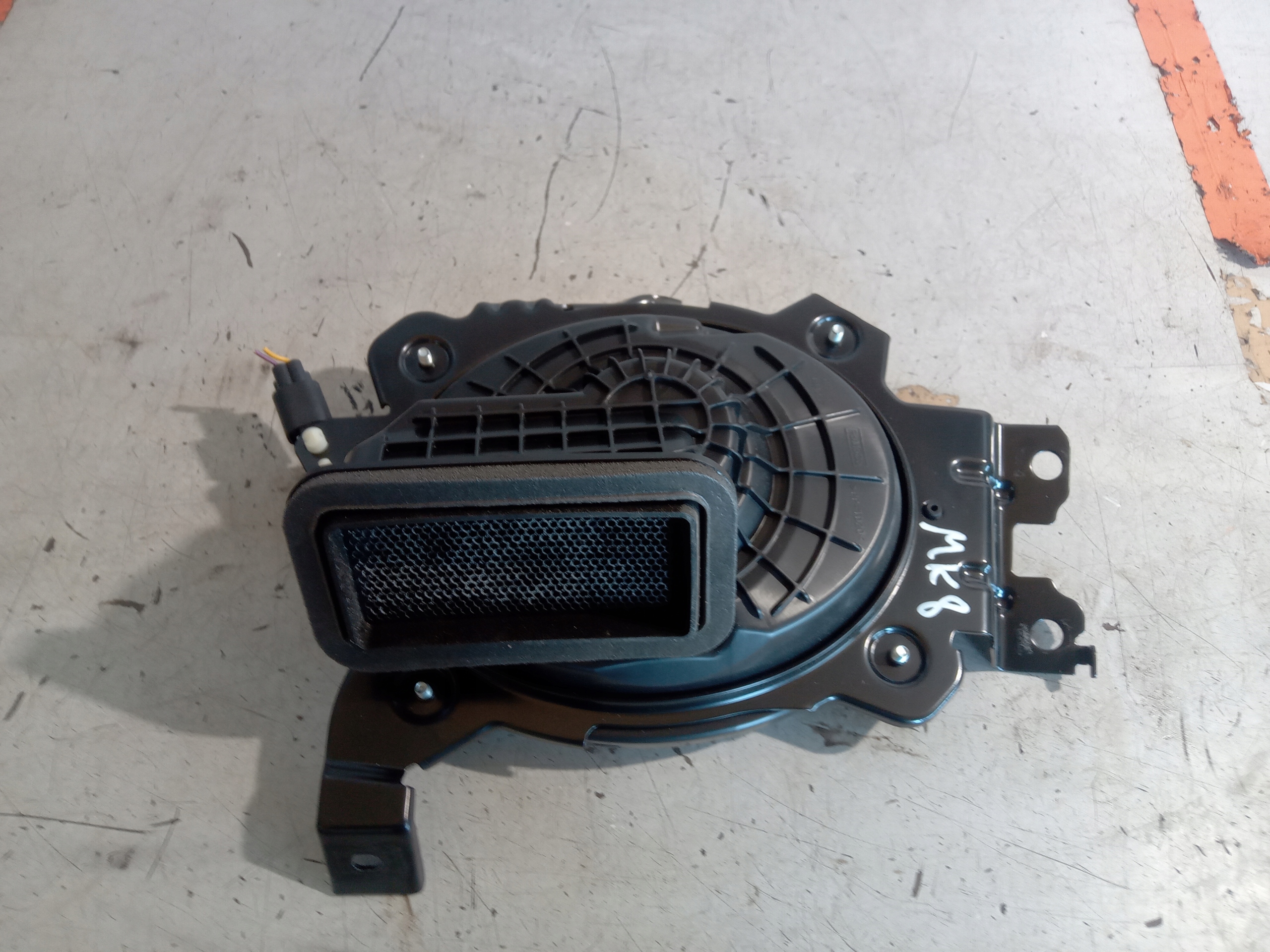 FORD FIESTA MK8 ДИНАМИК САБВУФЕР L1BT-19A067-AD