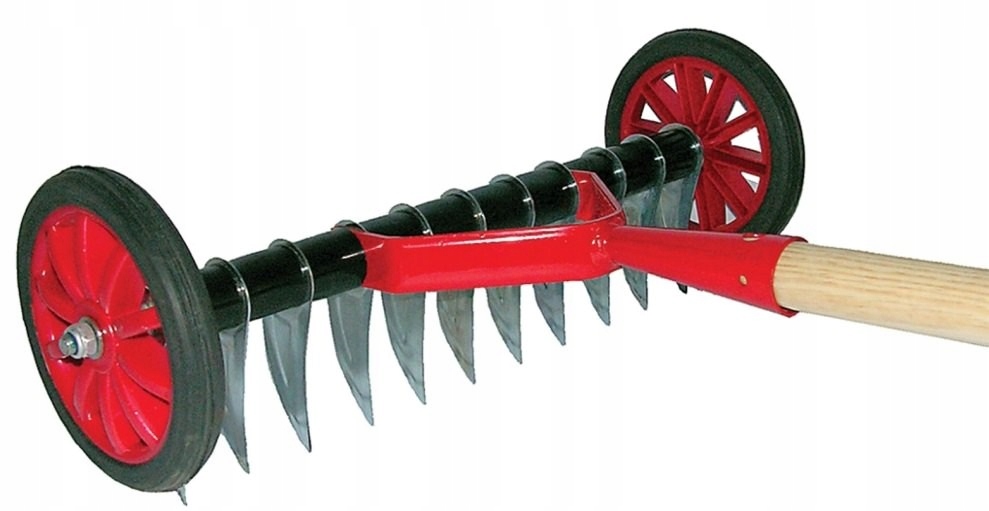 Aerator na kółkach z trzonkiem KARD