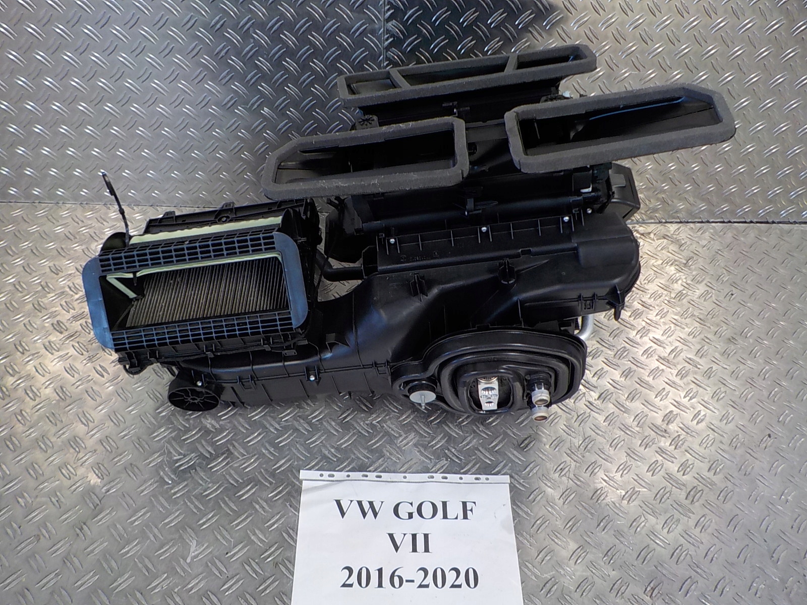 GOLF VII 7 16-20 1.0 радиатор отопителя