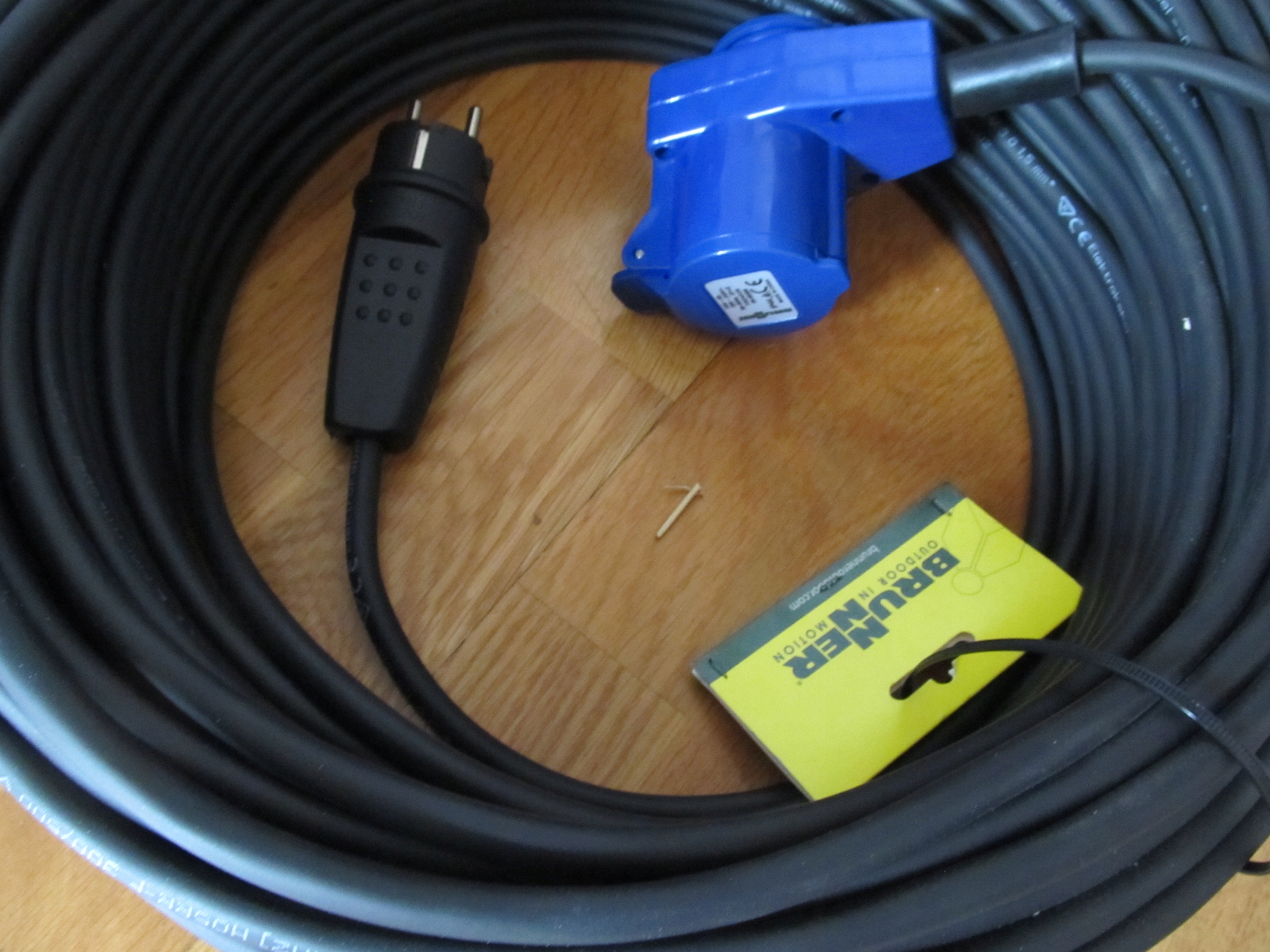 82030 - Кемпинг угловой кабель расширения 15m