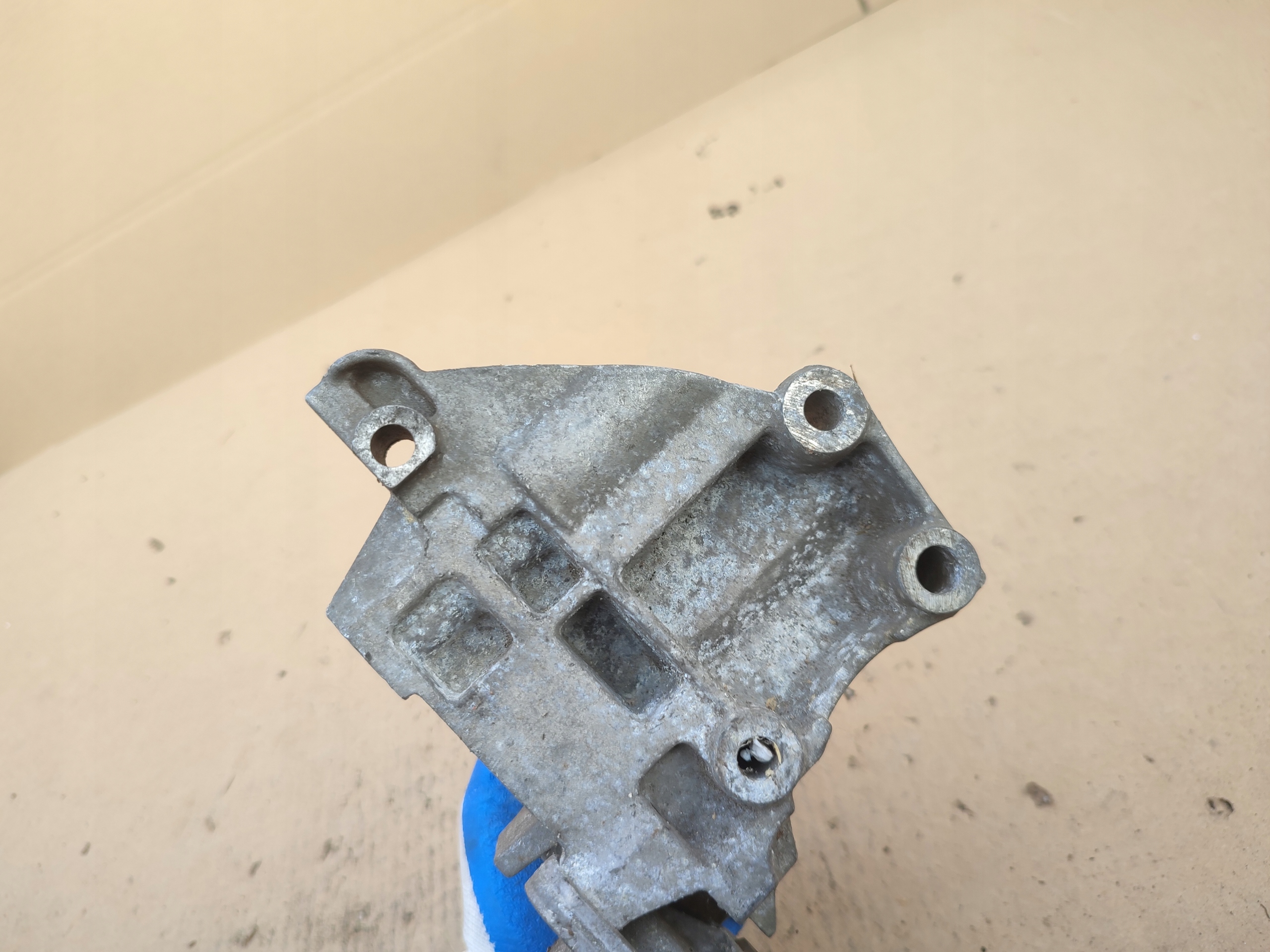 engine mount FORD 98BB-10039-AE