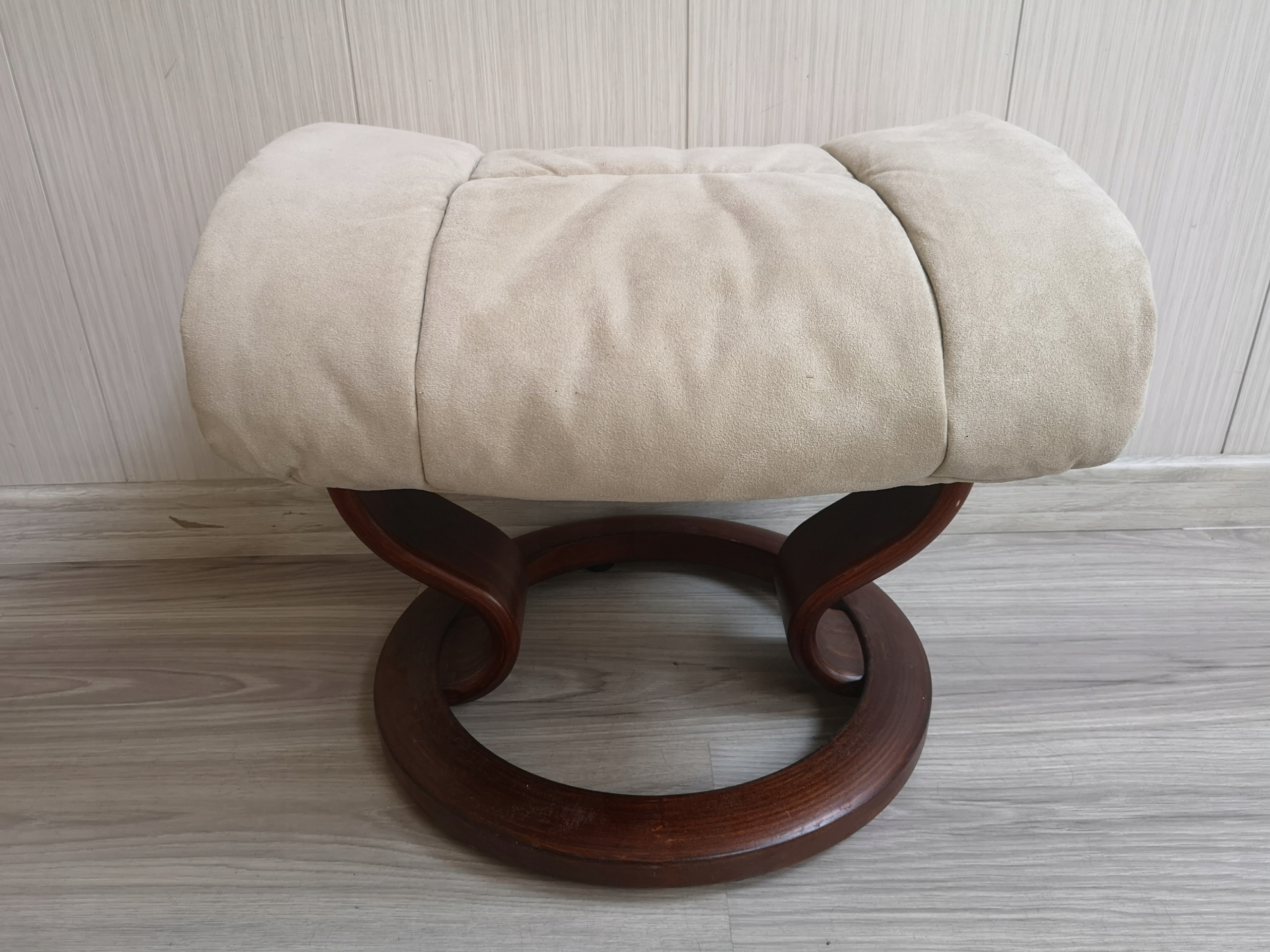 pufa podnóżek welur 48x42x44 EKORNES stressless