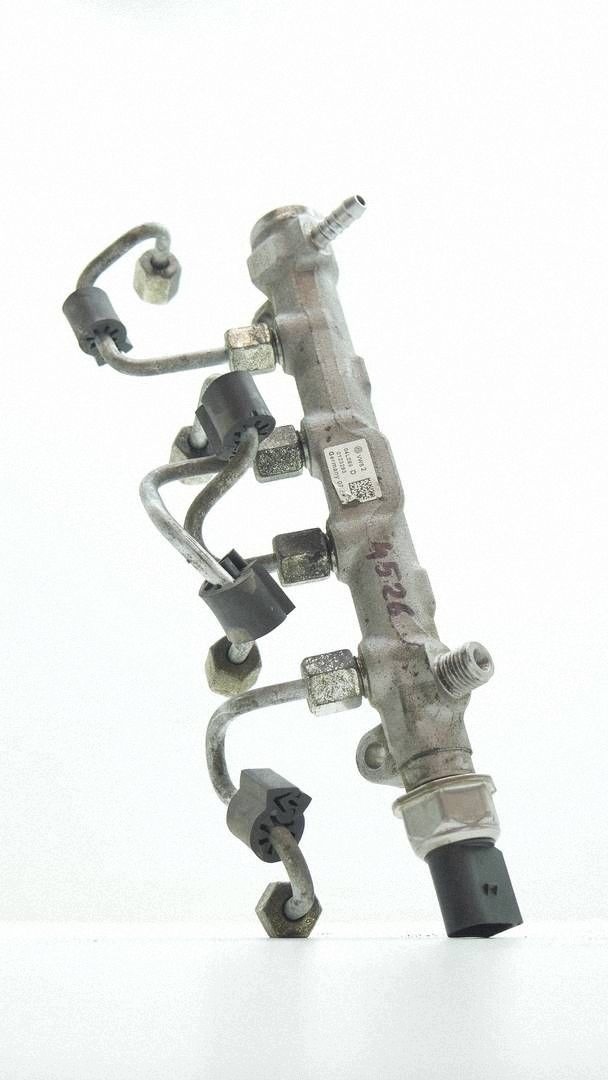 Rampe injection SKODA OCTAVIA III 1.6 TDI 04L089D