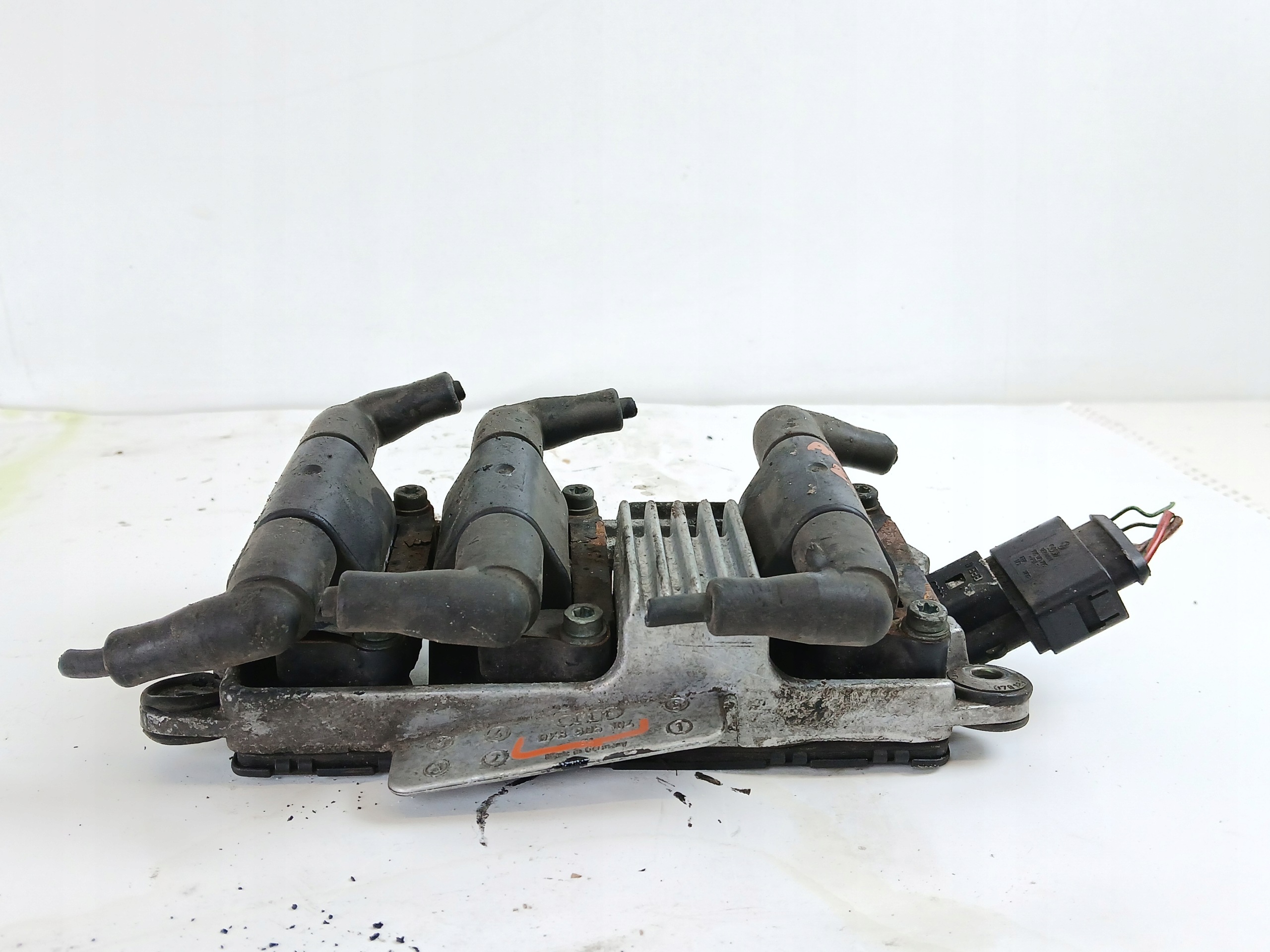 AUDI A6 C5 2.4 coil ignition 078905104