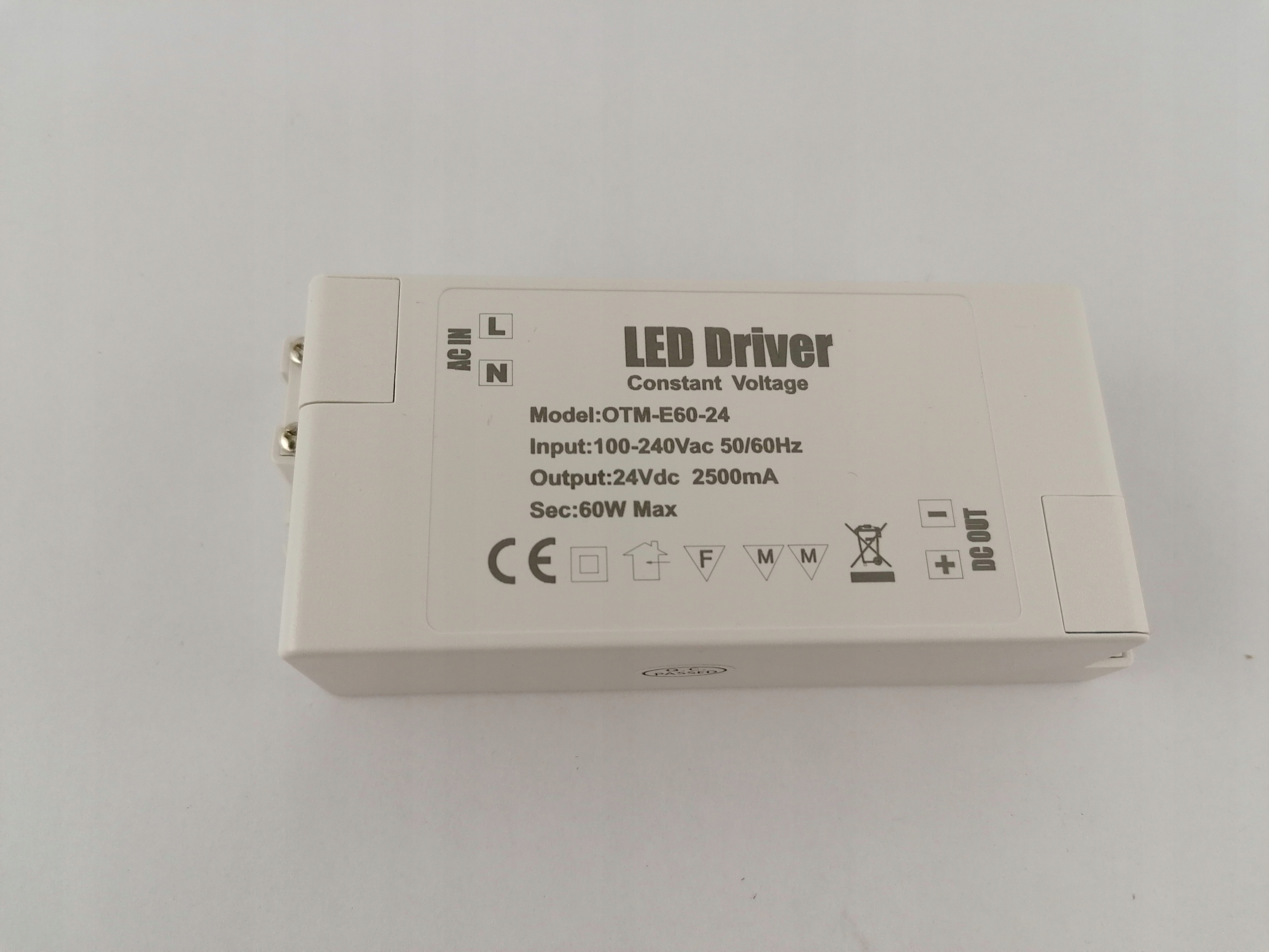 VARICART TRANSFORMATOR LED 12 DO TAŚM ŻARÓWEK G689 Kod producenta 464456