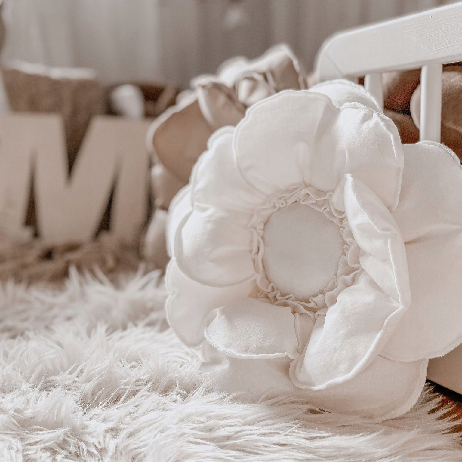 PODUSIA, DEKORACJA ,BAWEŁNA, KWIAT 40 Grubość poduszki 8 cm