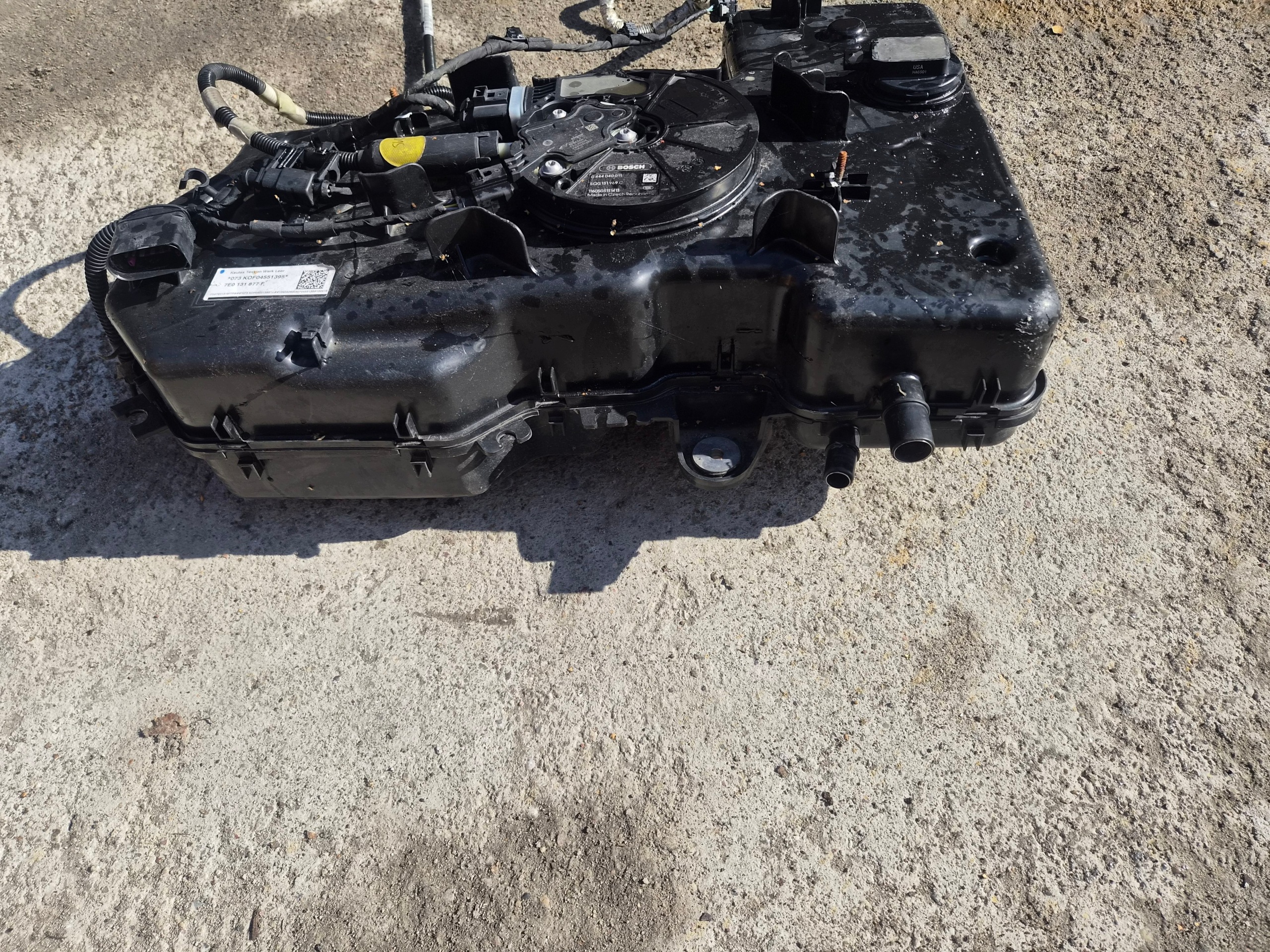 VW T6 Serbatoio serbatoio AdBlue 7E0131877F