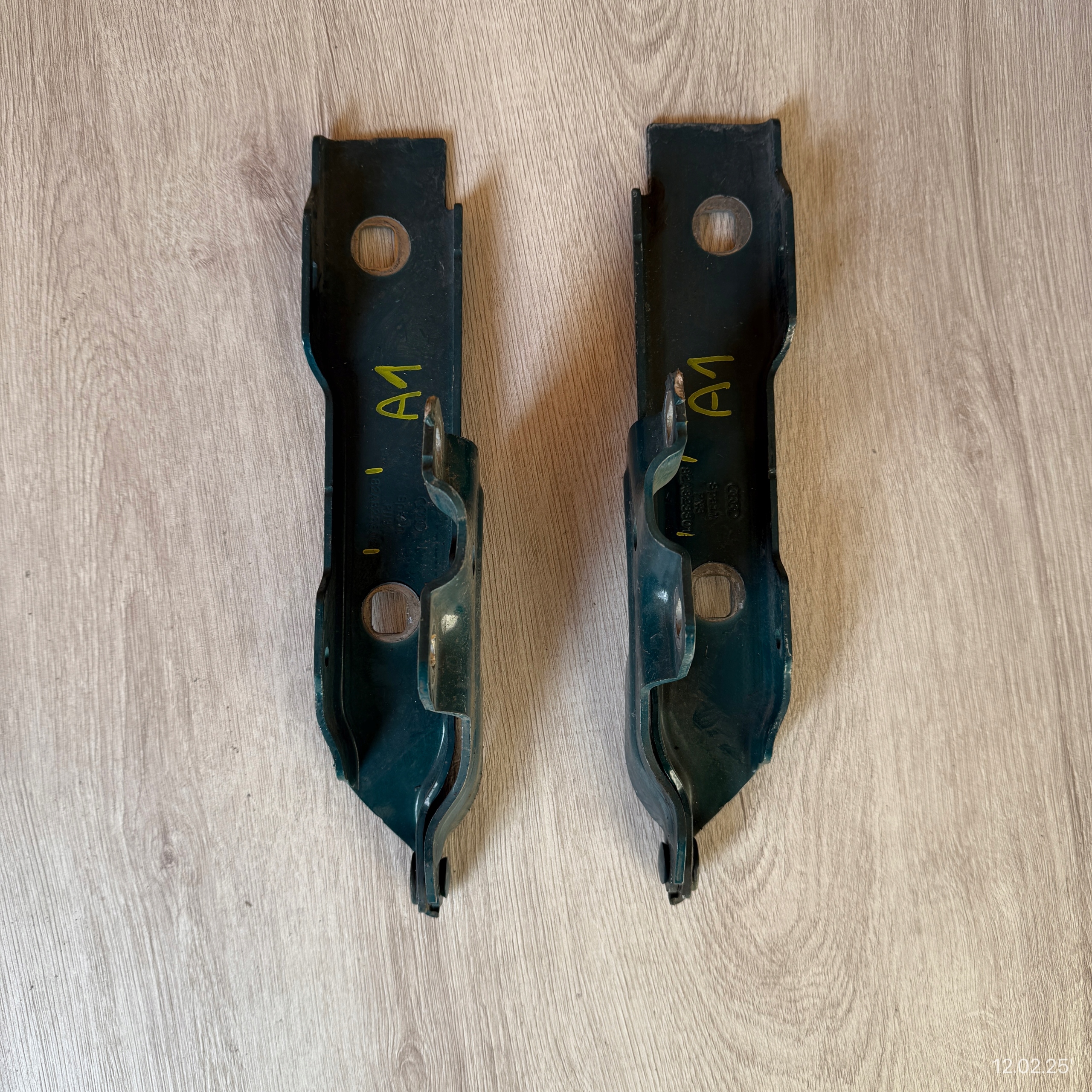 hinge bonnet hinges left right KOMPLET AUDI A1 82A