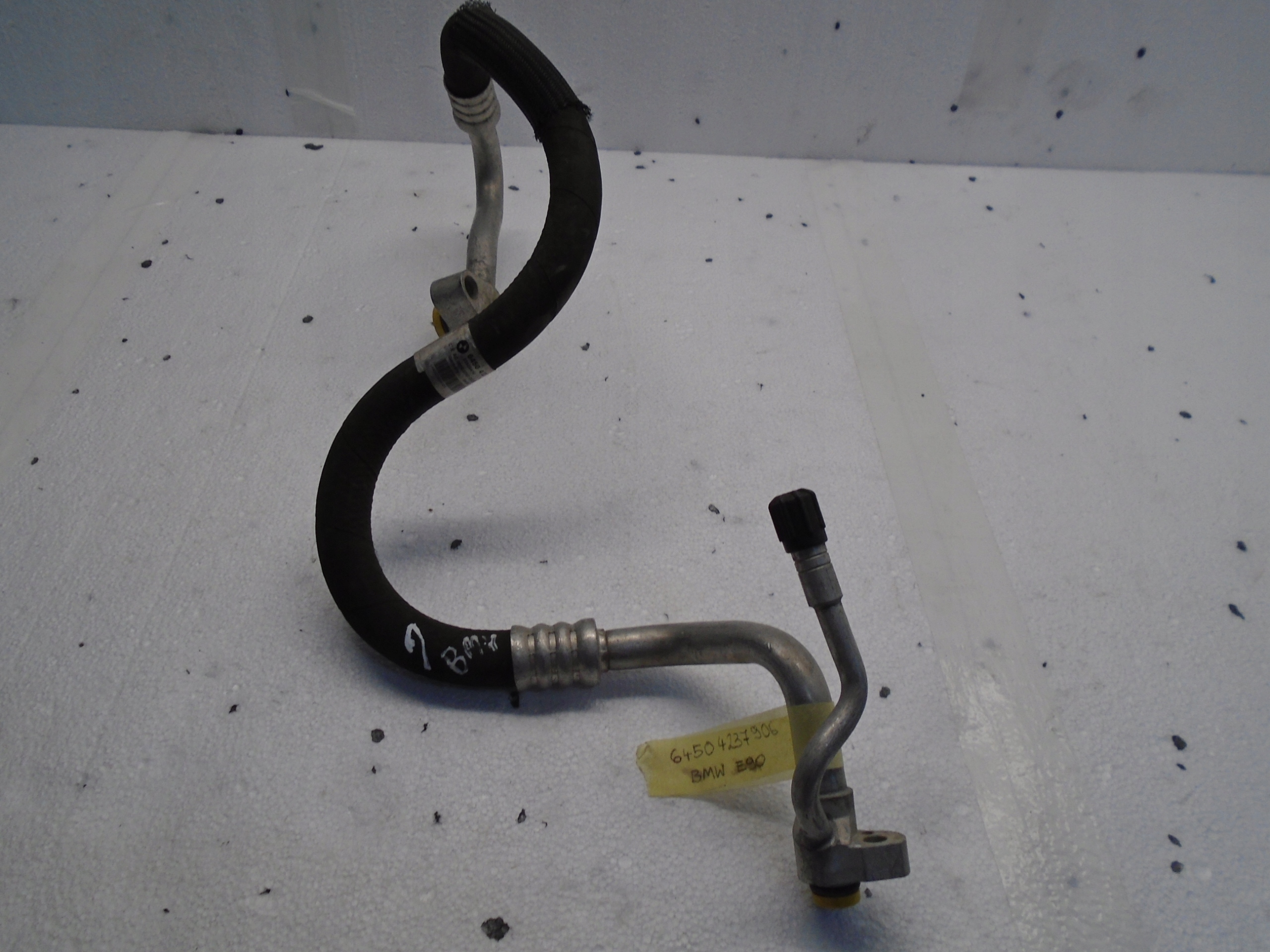 vedení klimatizaci 64504237906 BMW E90 E91 2.0