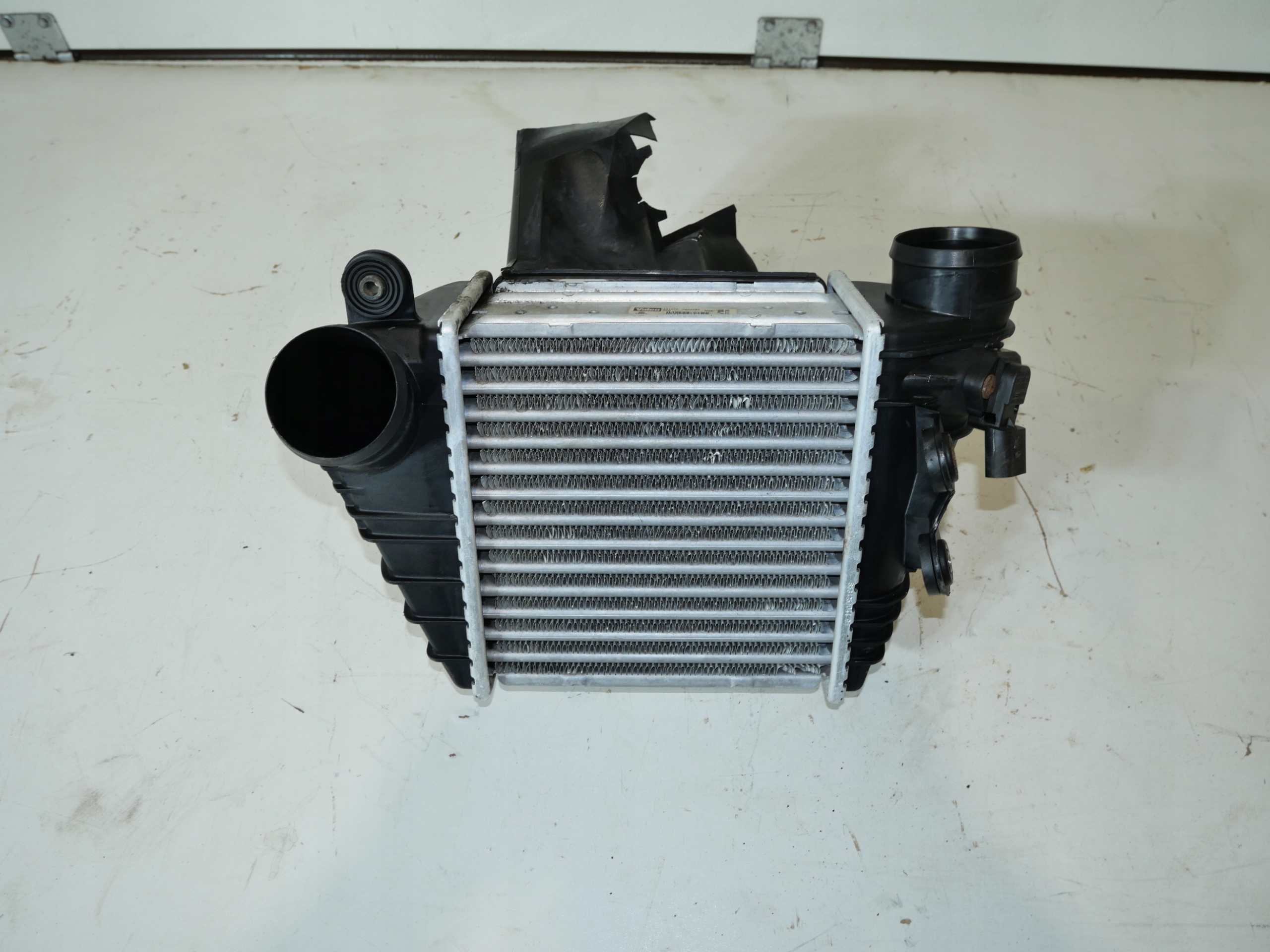 VW GOLF IV intercooler radiator air 1J0145803A