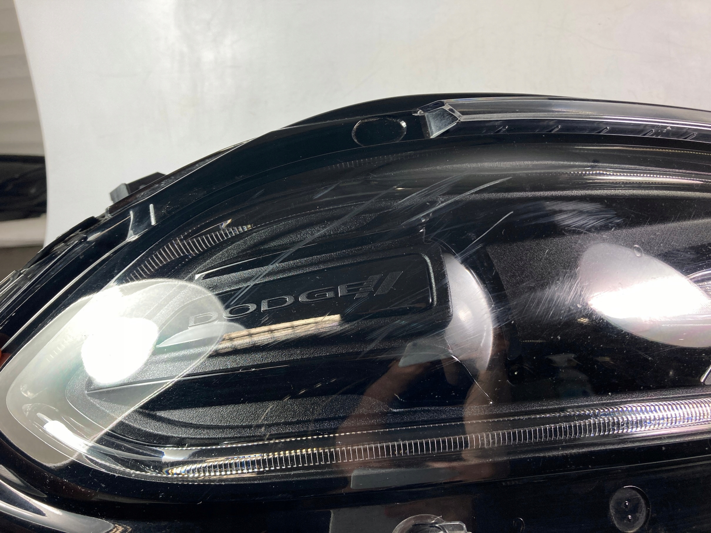 Dodge Charger 2015-18 reflektor light front right front XENON