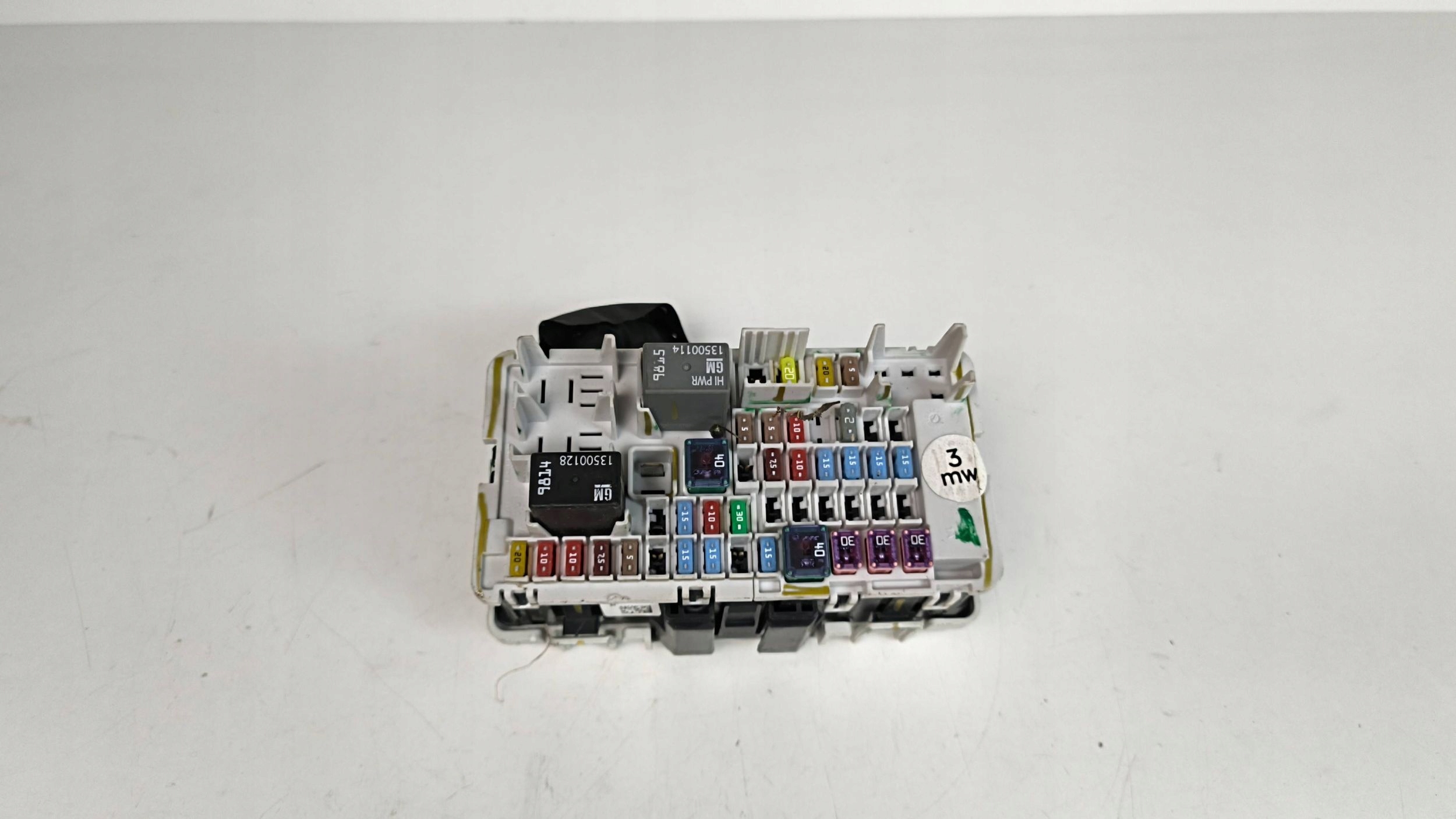 Opel Insignia B fuse box 33172518