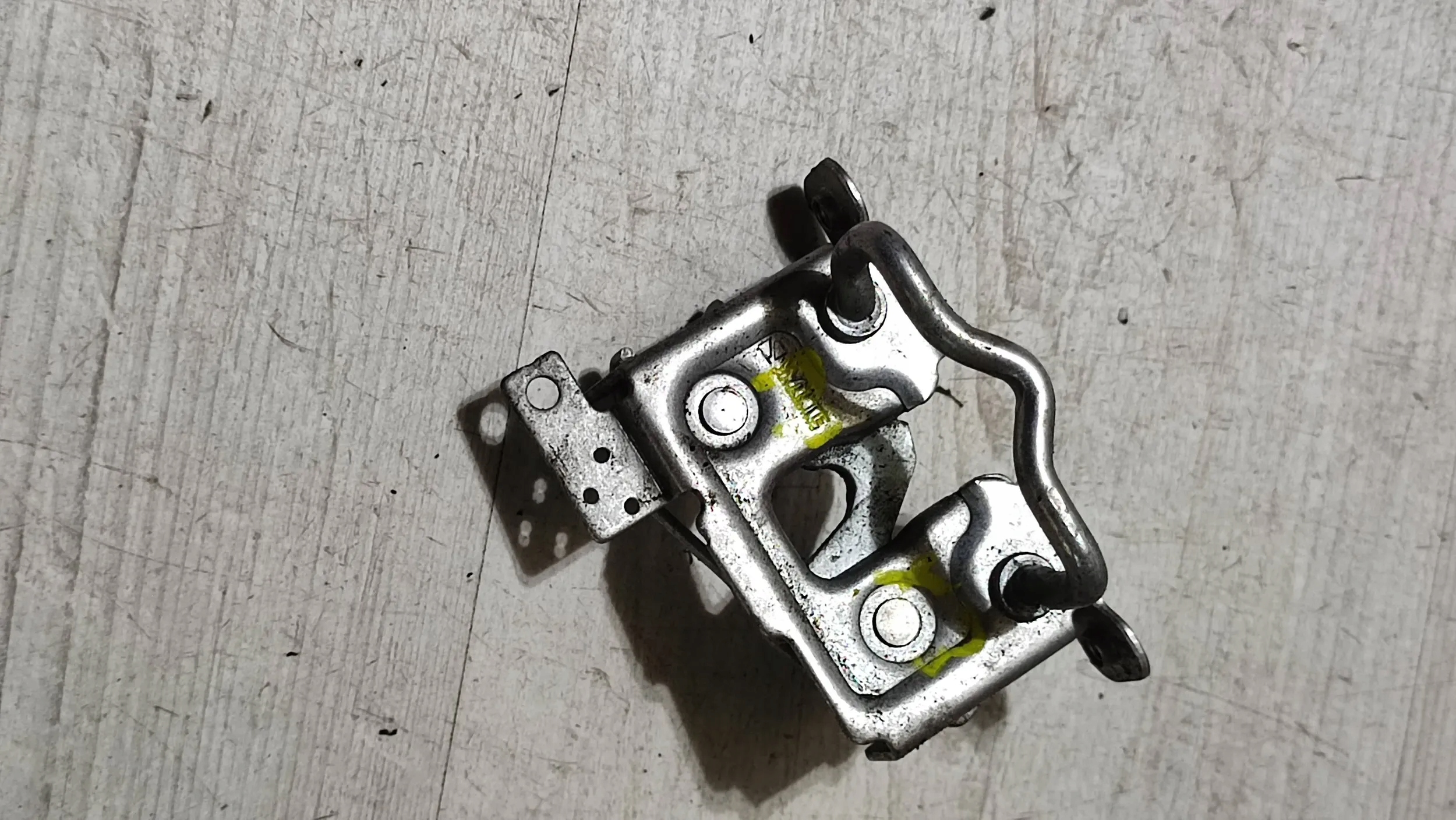BMW X3 F25 15r 2.0d bonnet latch lock