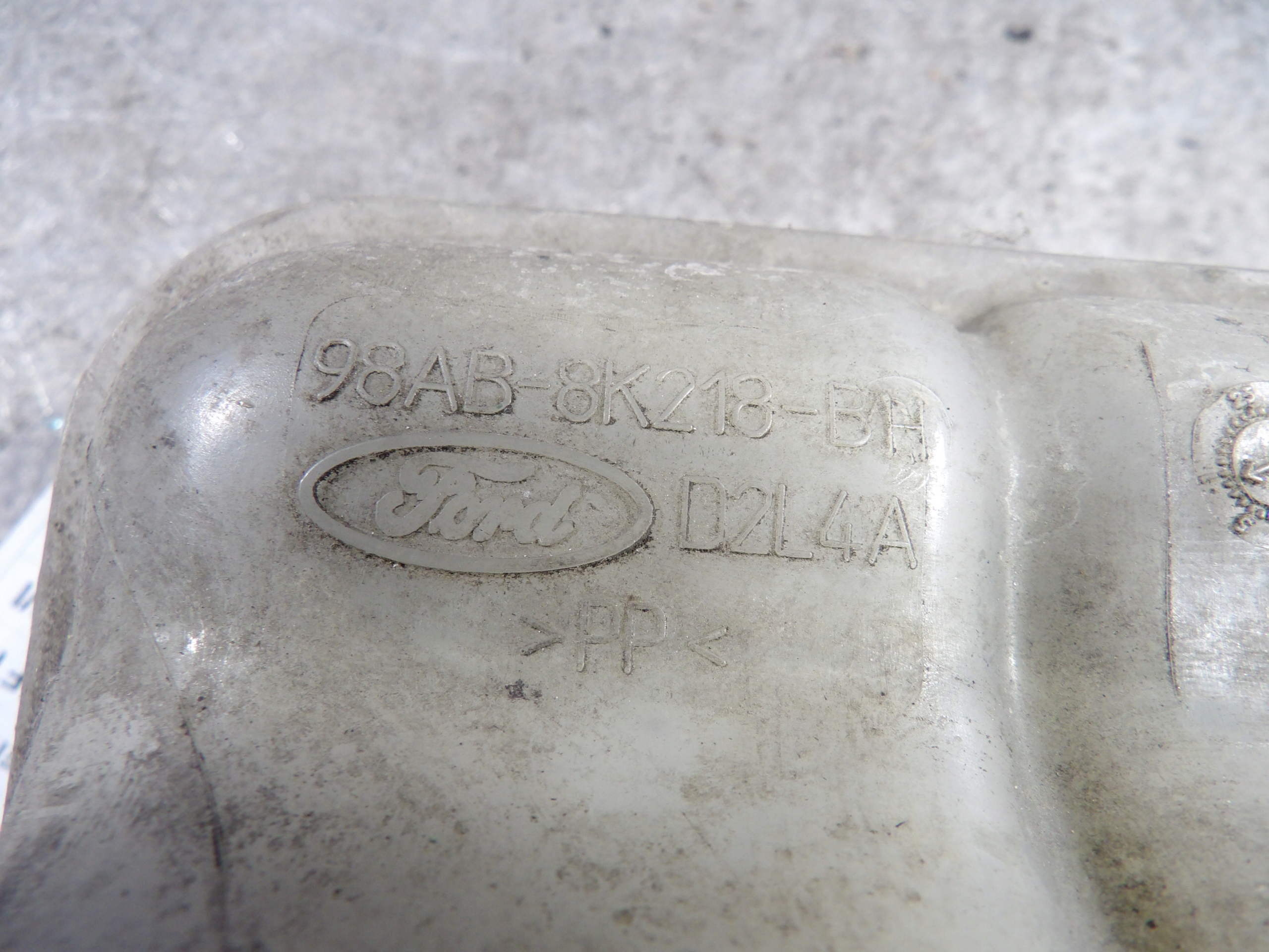 Ford Focus MK1 Réservoir eau 98AB-8K218-BH D2L4A