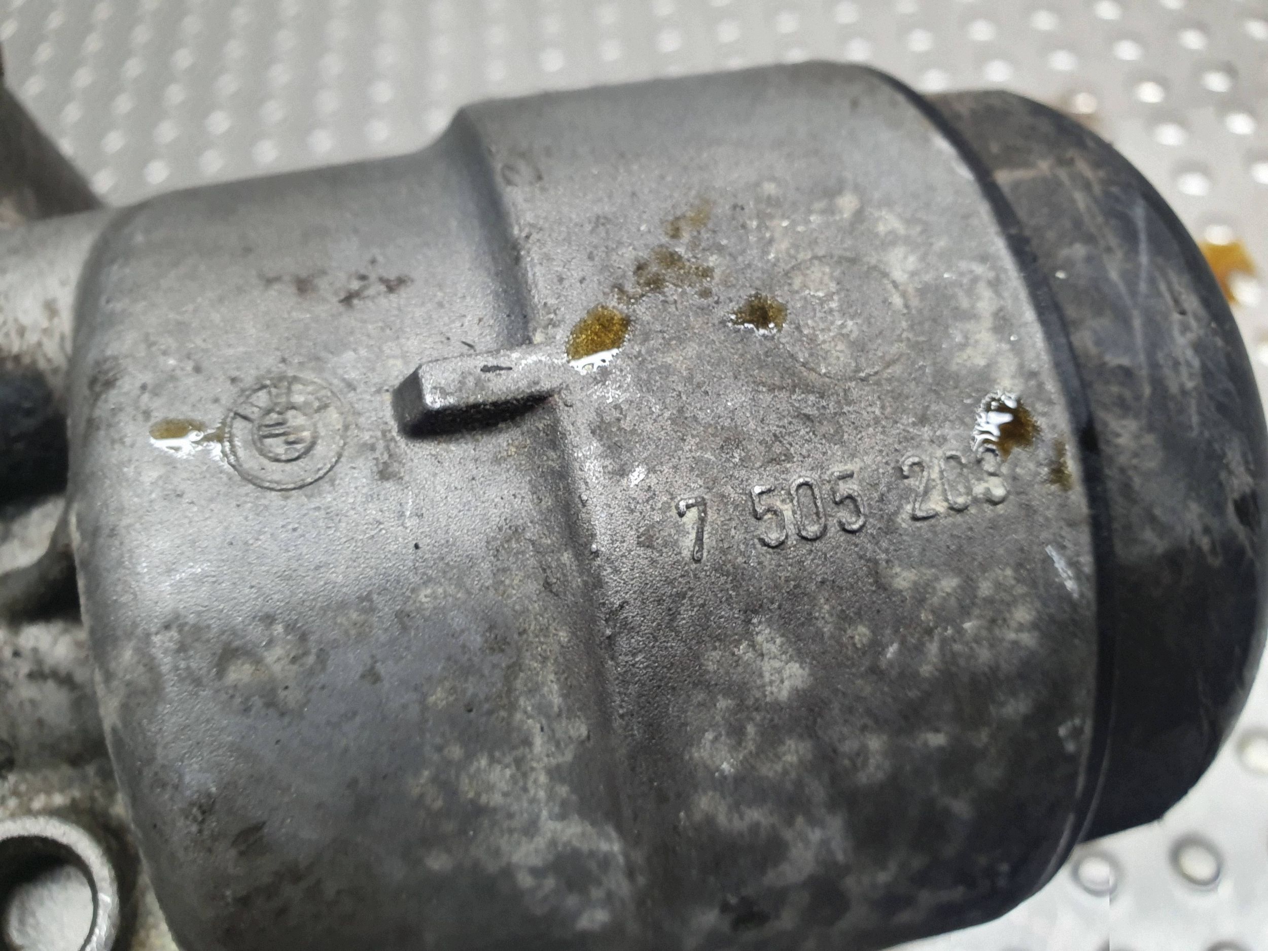 Ölfiltergehäuse 7505203 BMW E53 E60 E61 E46 E39 2.2 2.5 3.0 M54 M52