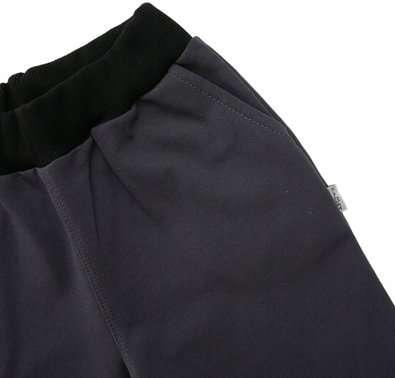 Spodnie dresowe chłopięce z kieszeniami GAMET wąskie wygodne bawełniane 116 Wiek dziecka 5 lat +