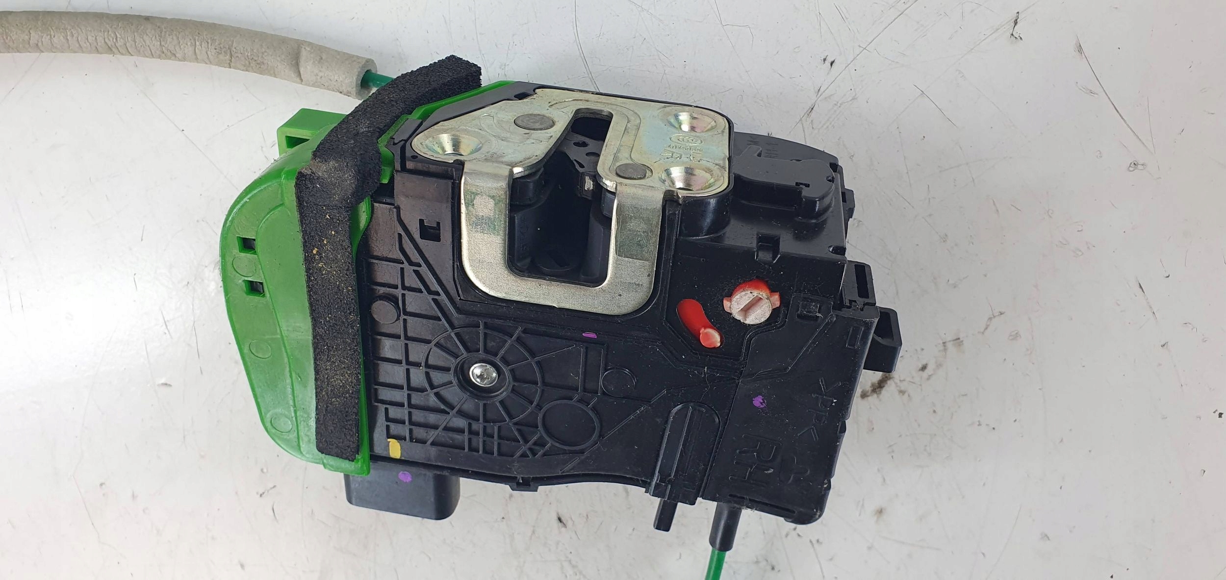 Hyundai i40 lock door tylnych right rear part