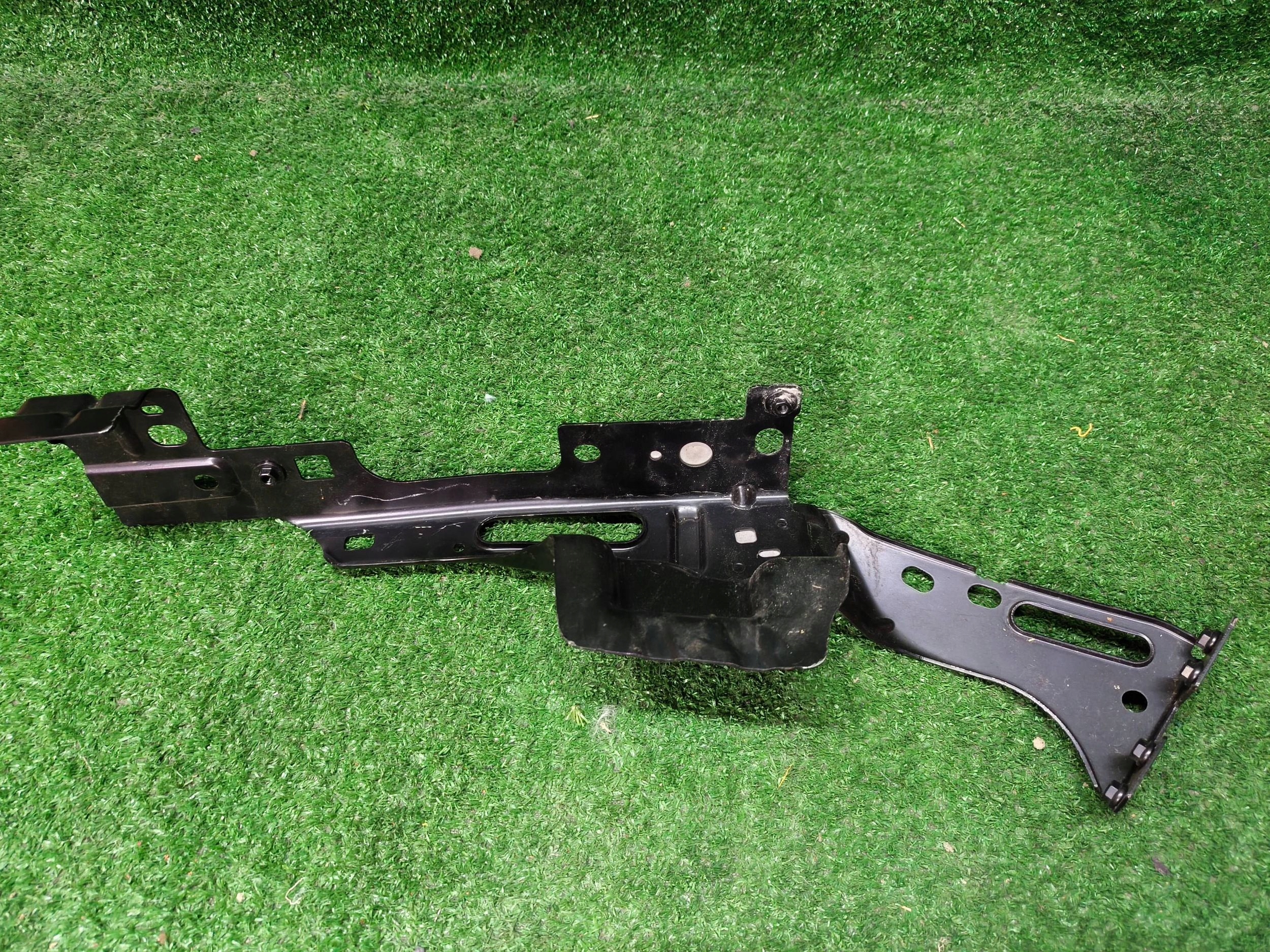 staffa parafango sinistra Anteriore FORD KUGA MK3