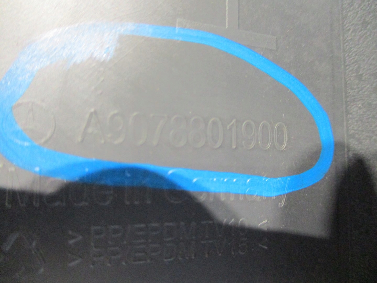 cap of a bumper SPRINTER 907 A9078801900 right