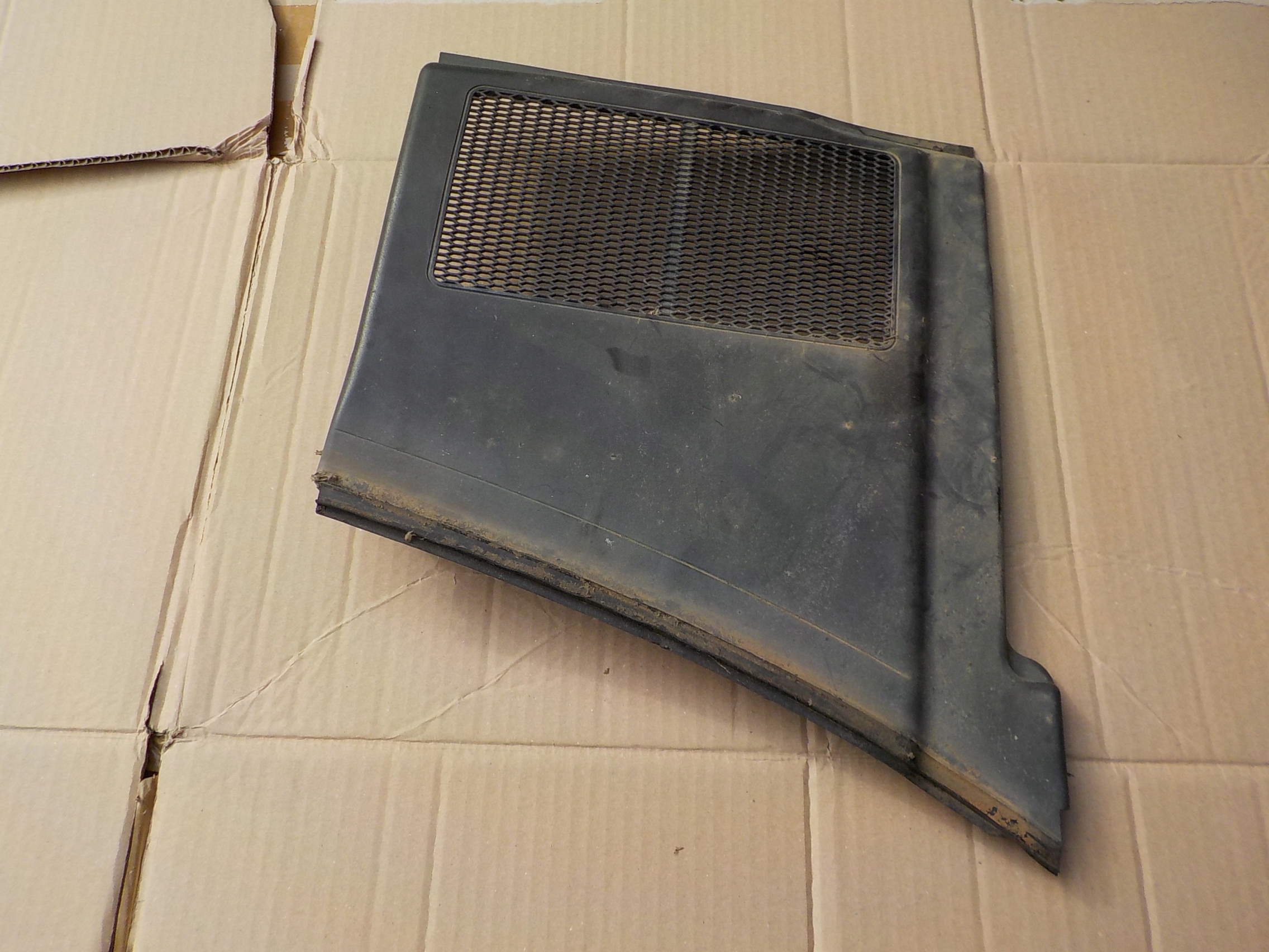 torpedo right audi a4 b7 8E1819447A