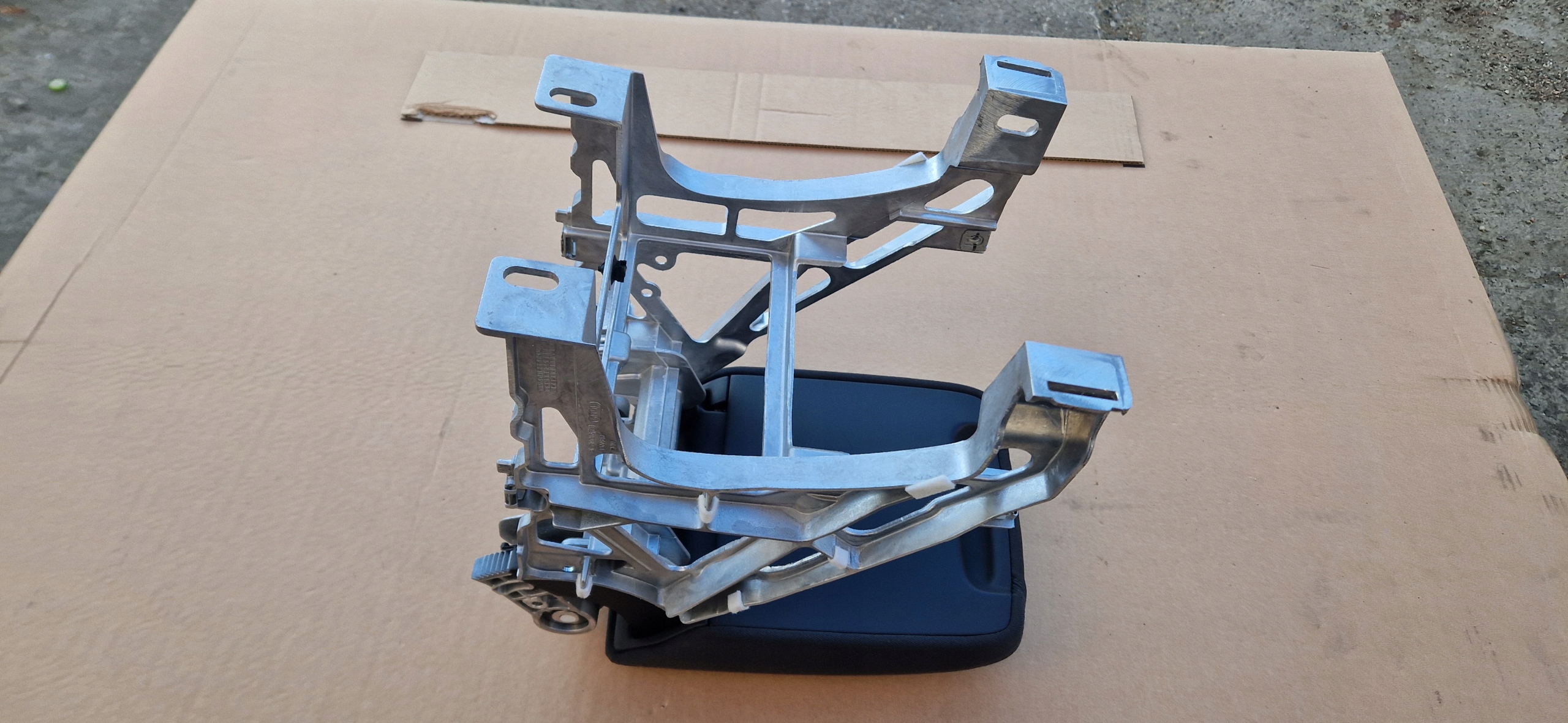 armrest MATERIALOWY AUDI Q5 LIFT 80A IDEAL as new