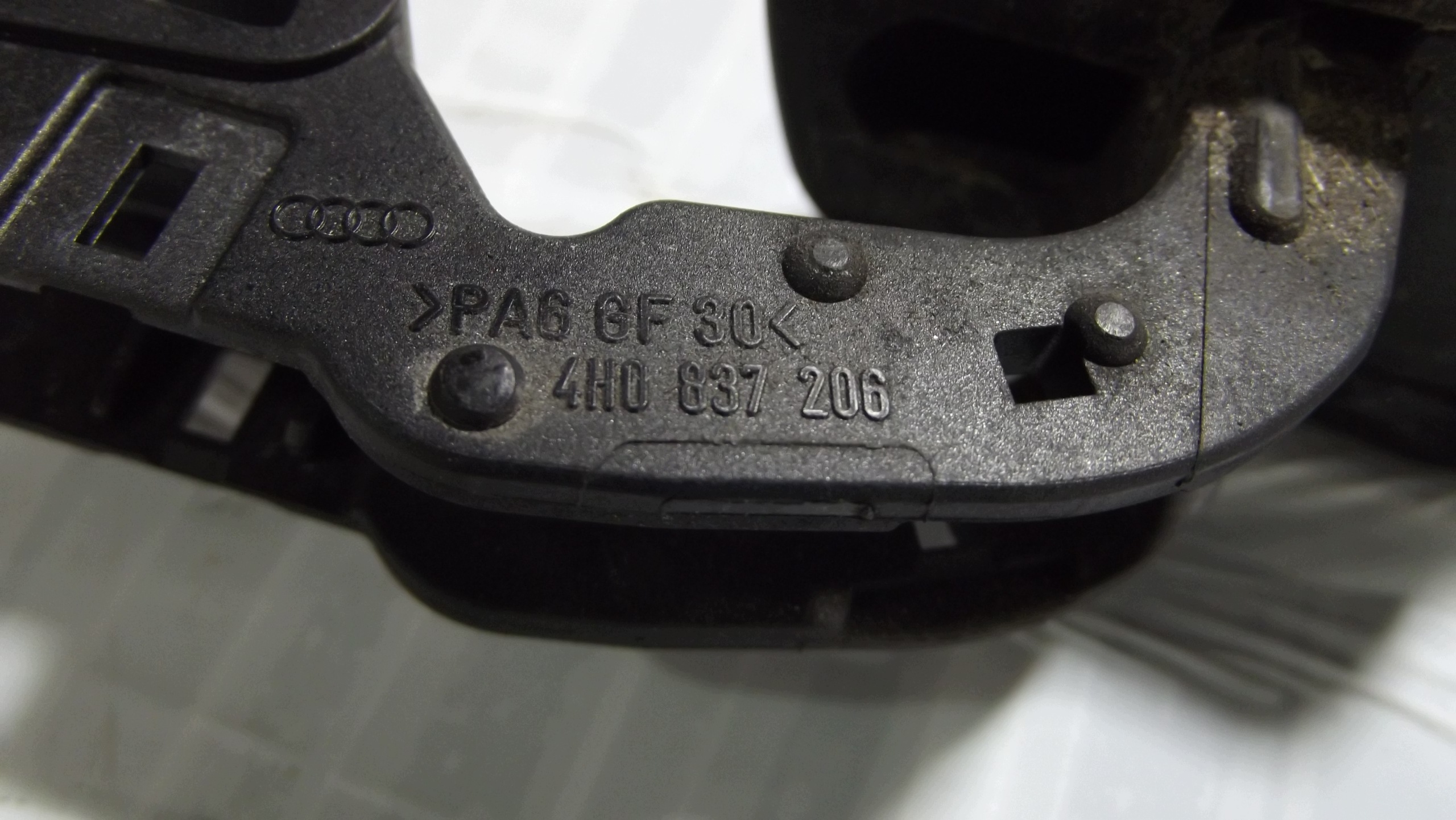 Audi A6 A7 A8 handle exterior door right 4H0837206