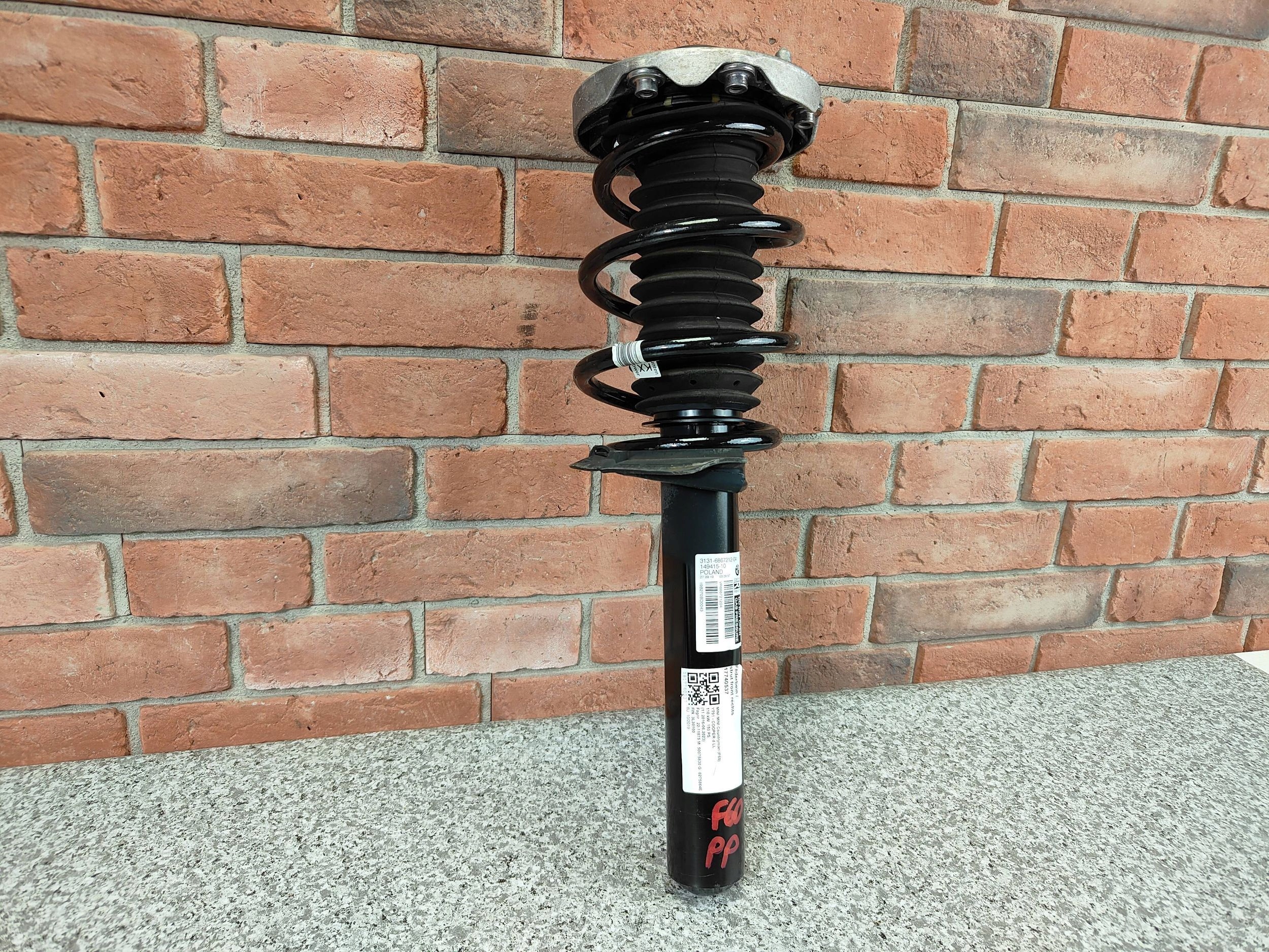 амортизатор правый передний MINI COOPER COUNTRYMAN F60 6867212