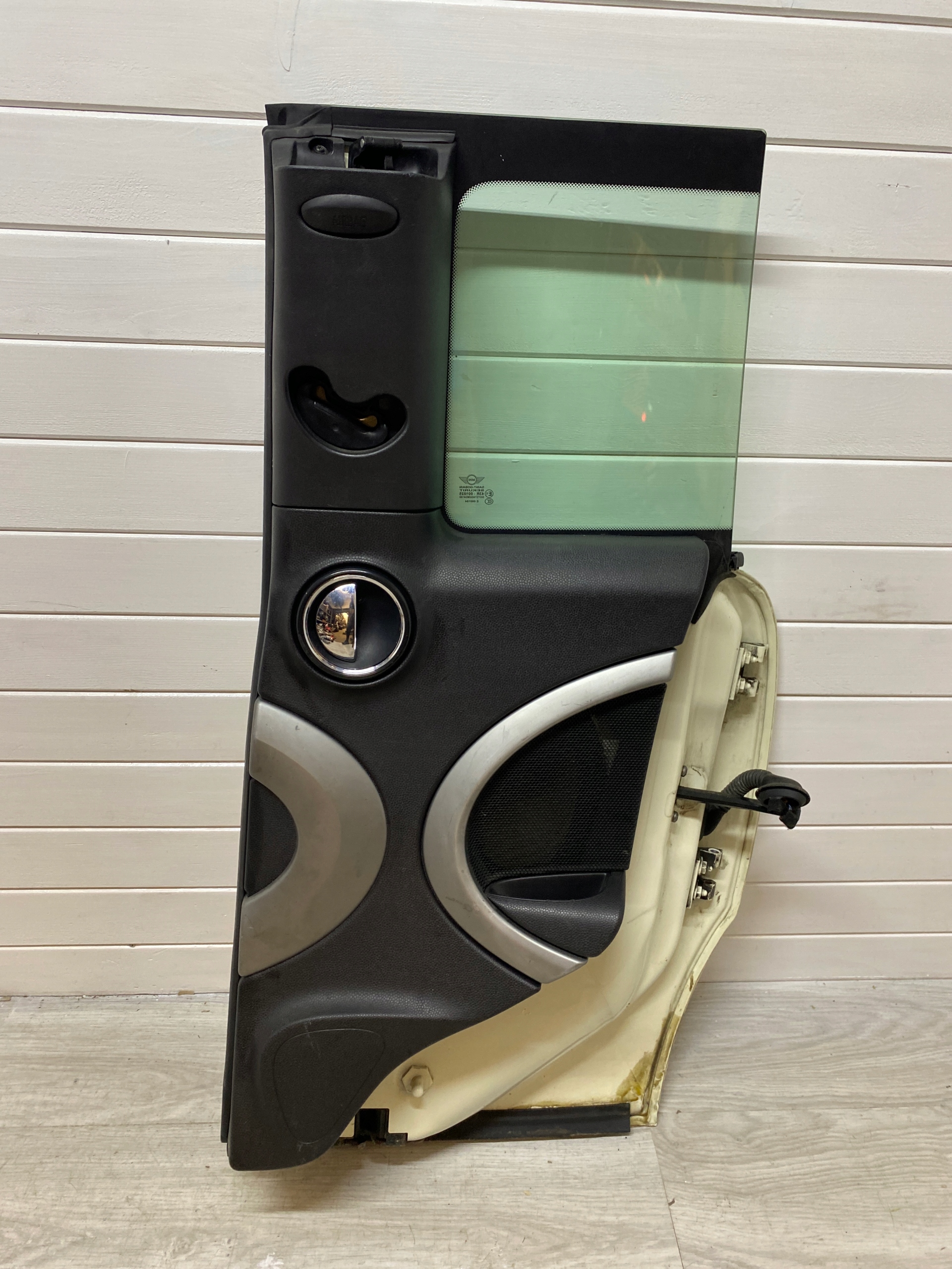 MINI COOPER CLUBMAN R55 06- door right rear.
