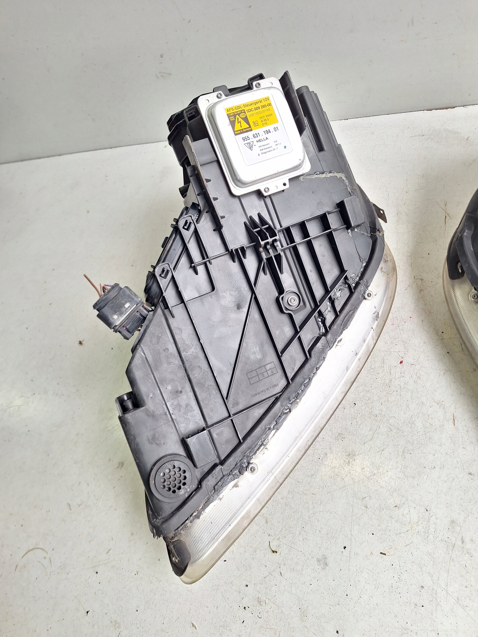 PORSCHE CAYENNE and 7L LIFT 07-10 light left XENON UK