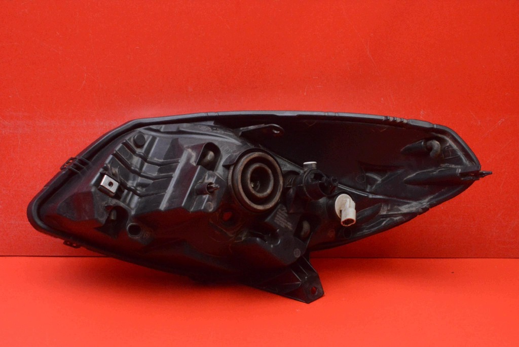 REFLEKTOR right light front EU DACIA SANDERO 1 and 08-12
