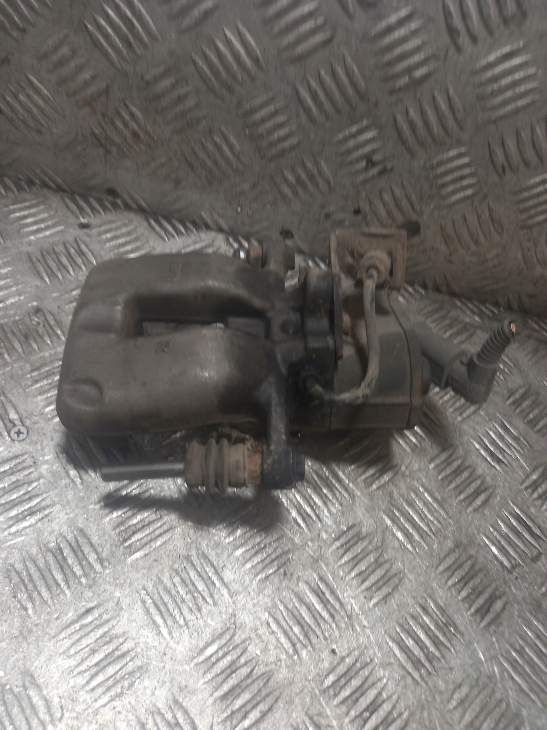 caliper brake right rear part rear VOLKSWAGEN PASSAT B6