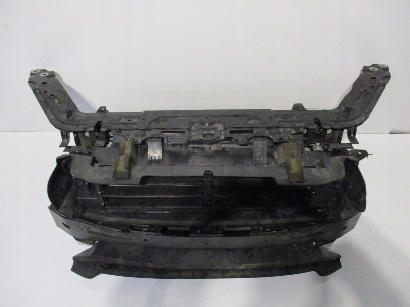 Pas przedni chłodnice JAGUAR E PACE EPACE 2,0D Typ samochodu Samochody osobowe