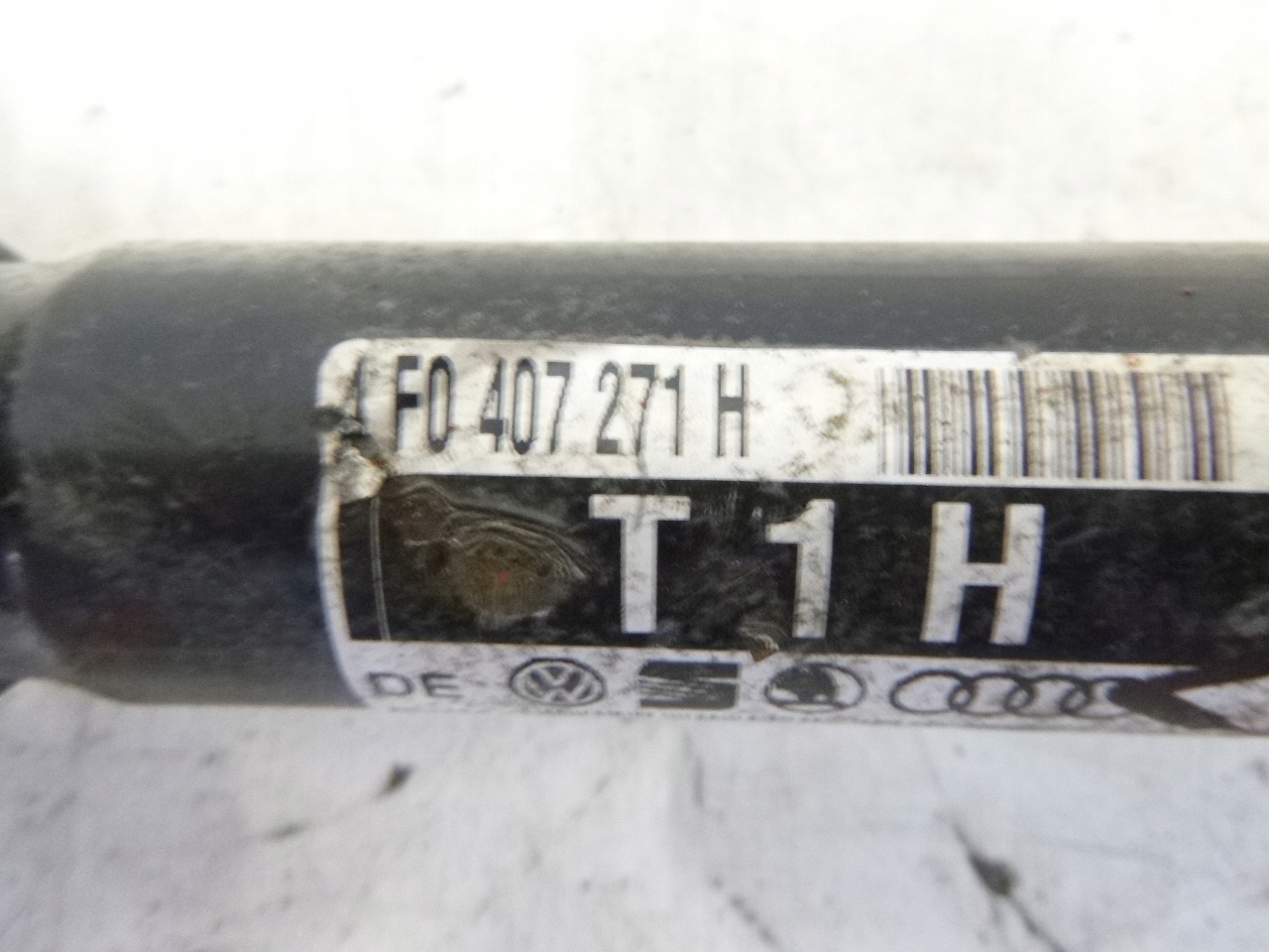 semi-axis left Audi A6 C6 3.2 FSI 06r.