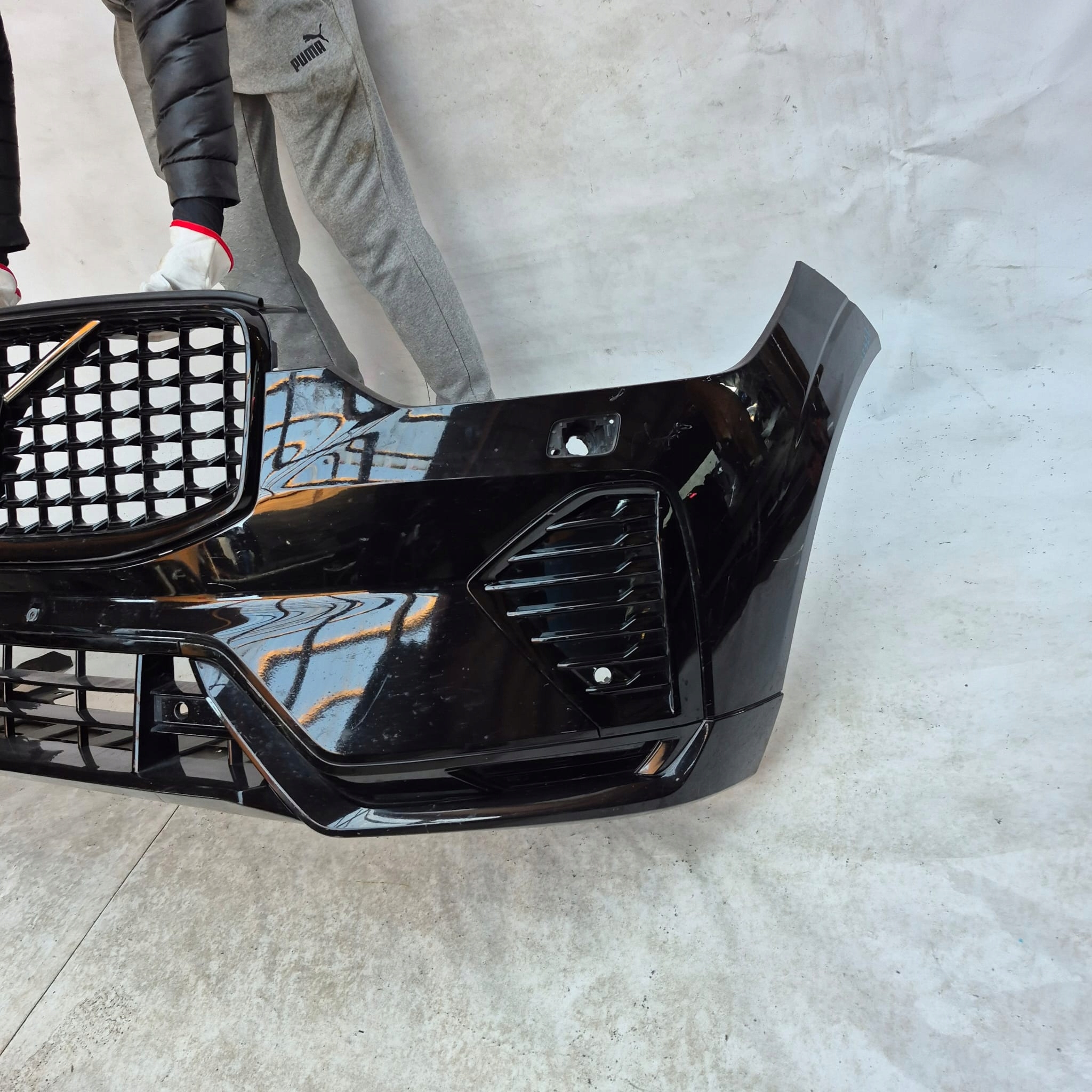 VOLVO XC60 II LIFT R-design 21- bumper front front SPR 4XPDC 32234958