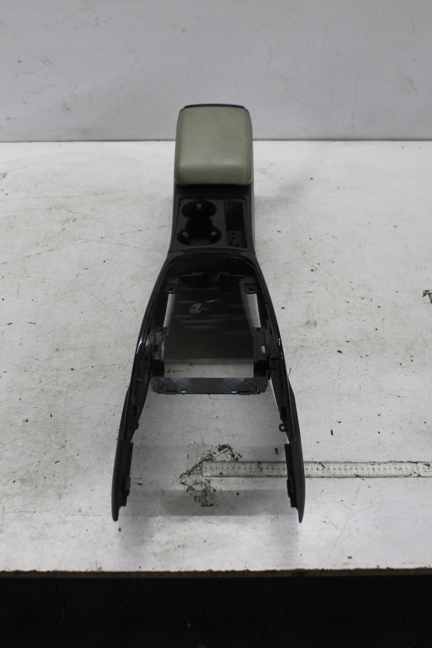 TUNEL central armrest leather AUDI A5 8T 09