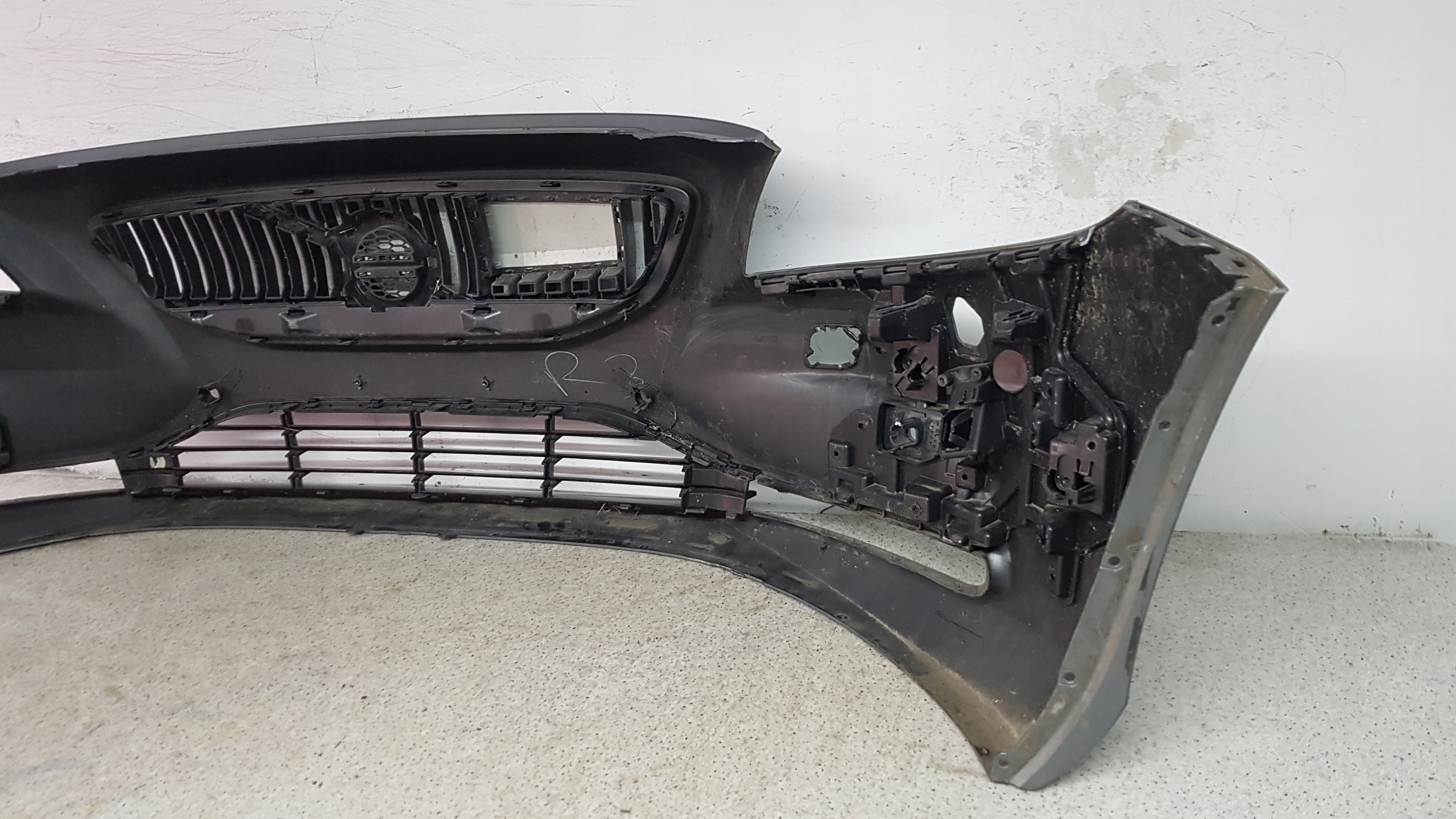 VOLVO V40 LIFT 2016 - bumper front 8256