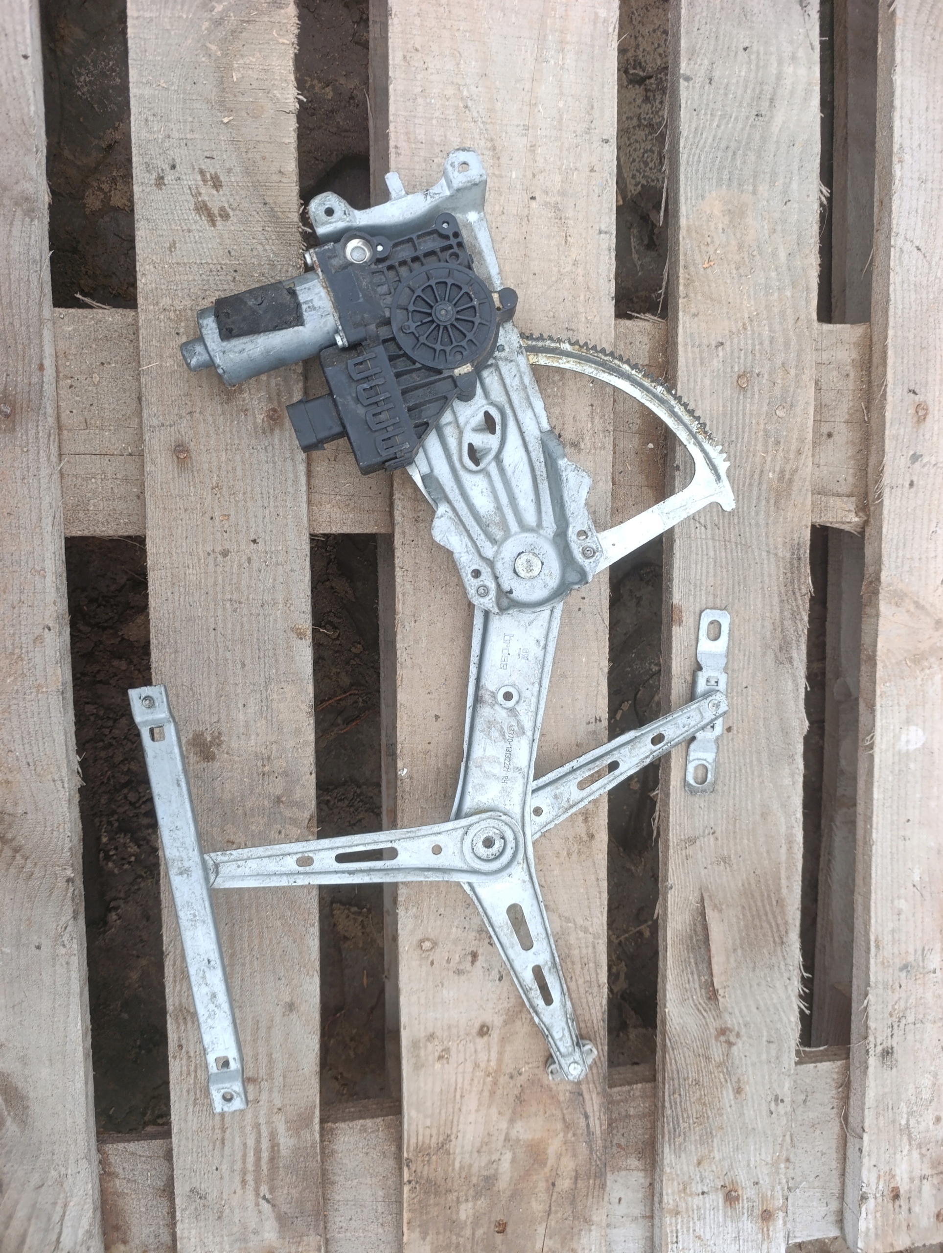 mechanism window regulator OPEL ZAFIRA B right front 13132221