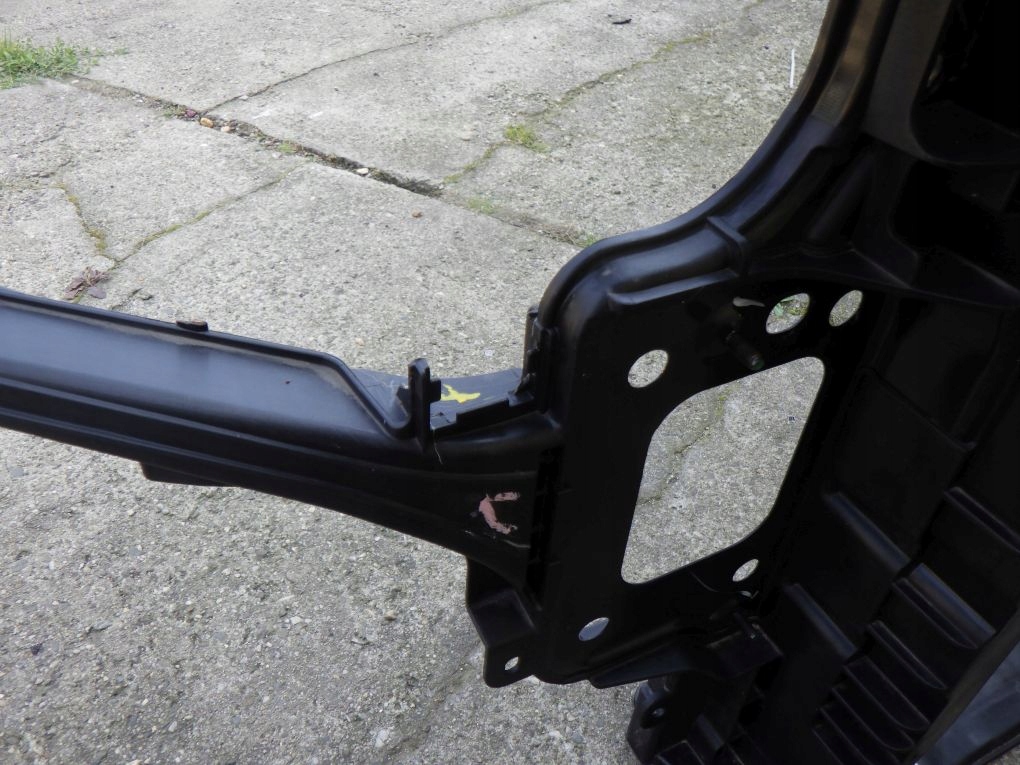 HYUNDAI I30 III 3 17- 64105-G4120 support panel for radiators pillar