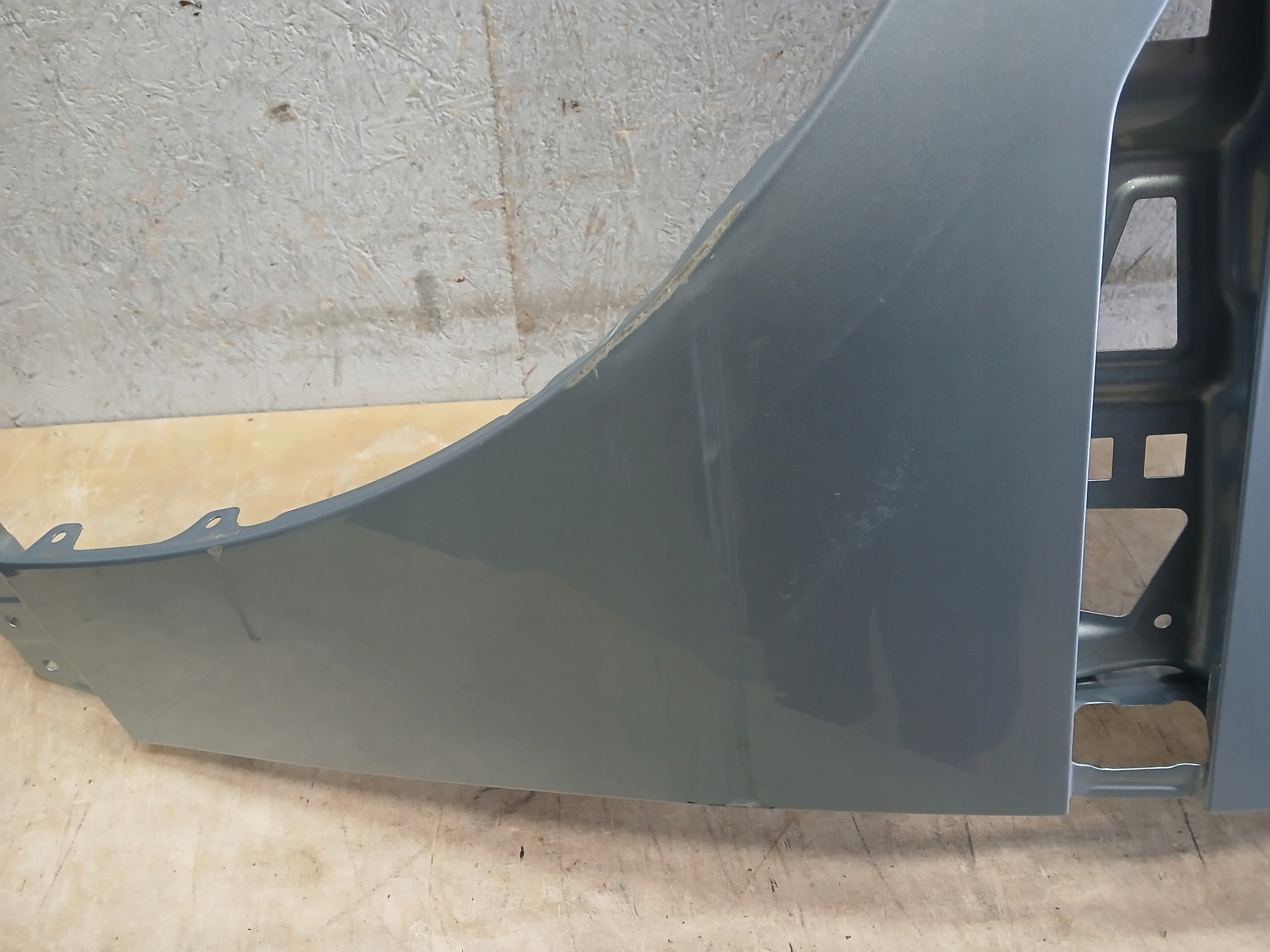 fender front left POLESTAR 4 IV